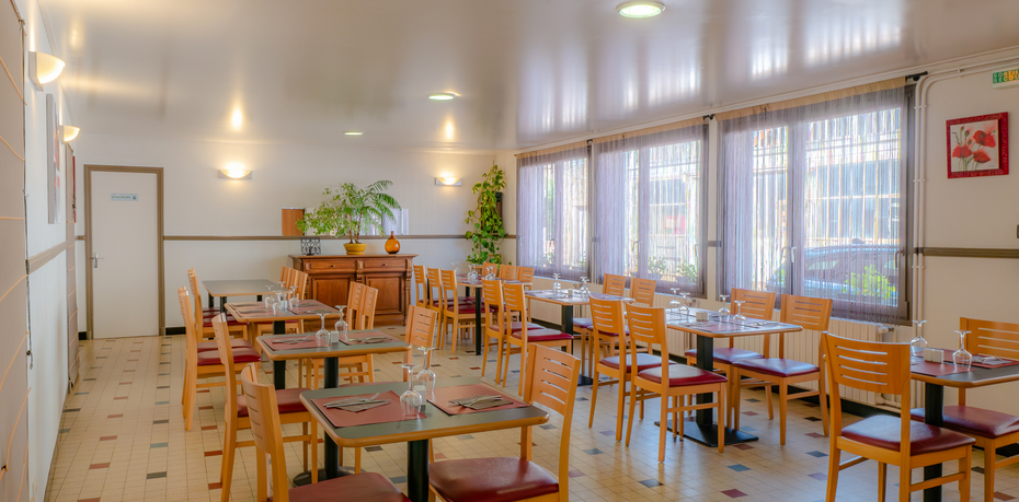 CHERCHE COUPLE MOTIVÉ POUR REPRENDRE RESTAURANT DE VILLAGE
AIDES POUR INSTALLATION AFFAIRE A DÉVELOPPER
CAUSE RETRAITE