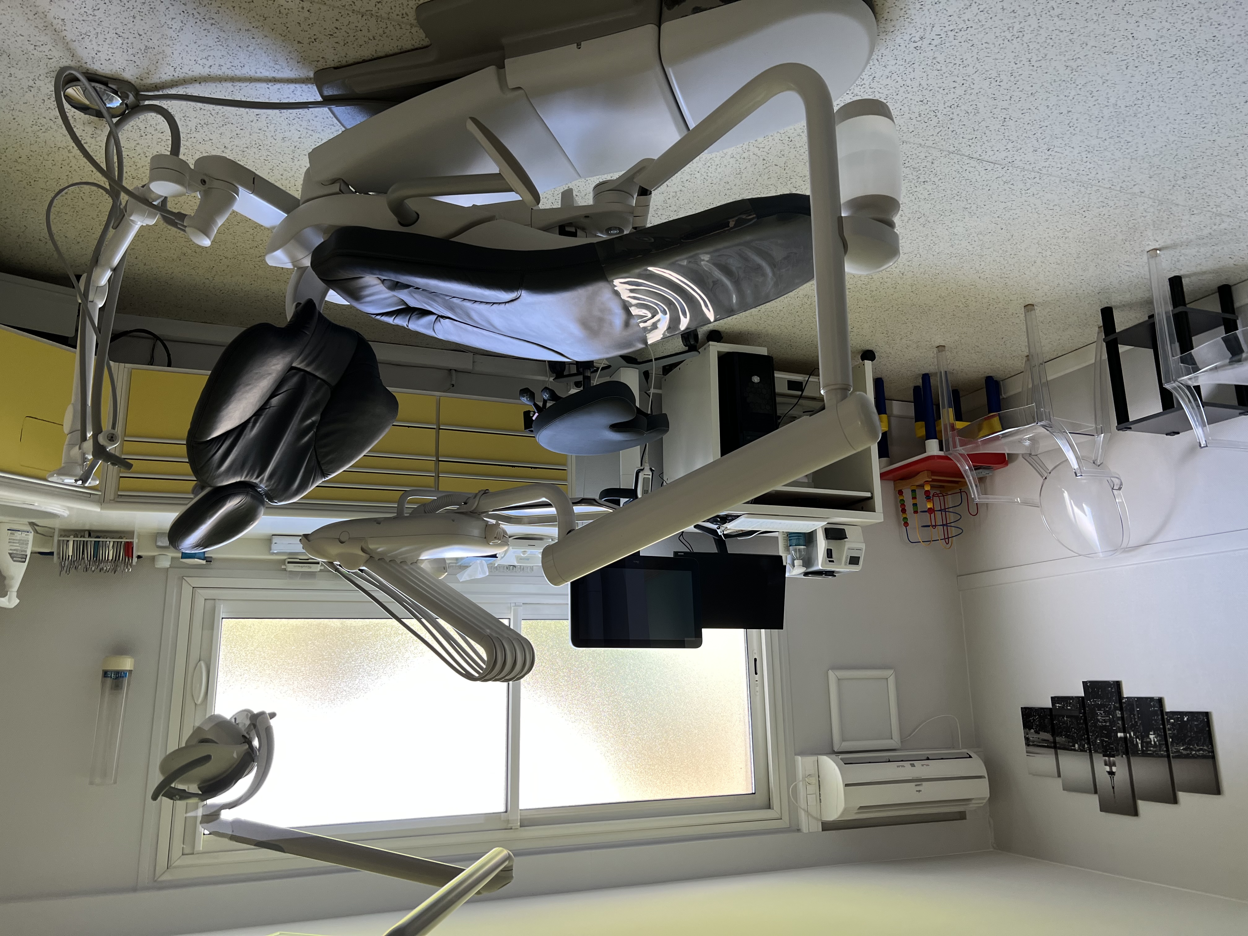 Proche de Montauban et à 45 minutes de Toulouse, pourquoi ne pas profiter d’une aide à l’installation pour venir dans un village tranquille du 82.
Tintinophile cède cabinet dentaire à Albias, très bien équipé et avec une super assistante qui vous facilitera grandement la reprise. Charges faibles. Parking réservé.  Cessation d’activité est prévue en octobre.  
Vous pouvez me contacter par message ou à l’adresse mail : cabdentdrprevost@gmail.com