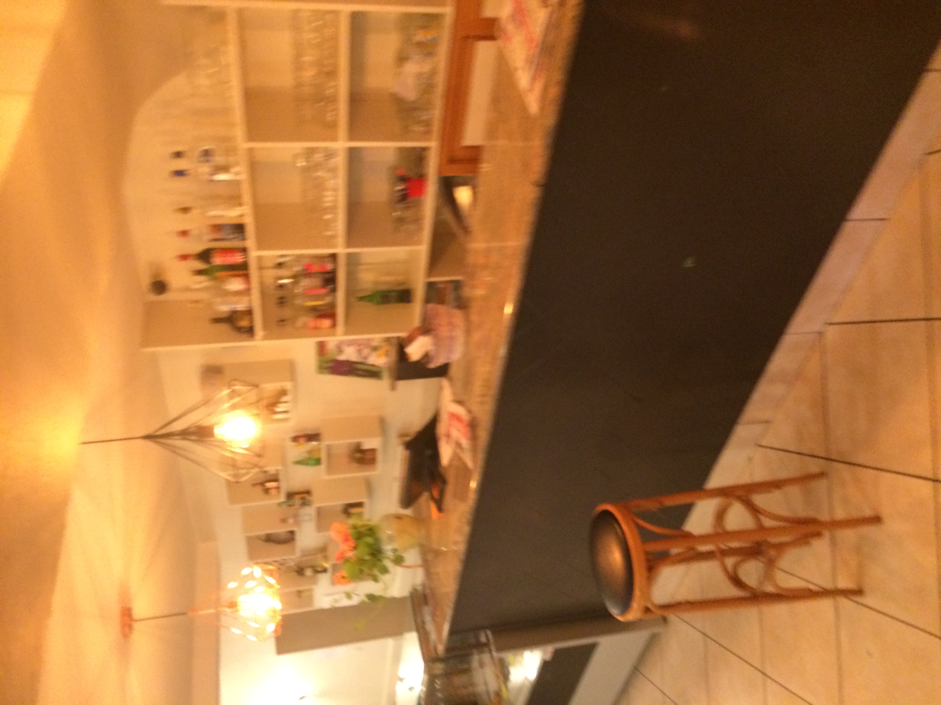 À vendre Bar Restaurant le gourmet du Poitou - La Villedieu du Clain 86340
Situé en centre Bourg ce restaurant bénéficie d’une bonne visibilité et d’une clientèle fidèles. 
Superficie 150m2
Capacité :  Salle 40 couverts 
Terrasse intérieure : 20 couverts 
Cuisine entièrement équipée et aux normes. Mobilier en bon état.
Chiffres d’affaires : 220.000€
Emplacement : fort Passage 
Idéal pour professionnels de la restauration souhaitant developer une activité clé en main. 
Prix : 75000€
Tél : 0549420504
Email : m. Ipavec@yahoo.fr