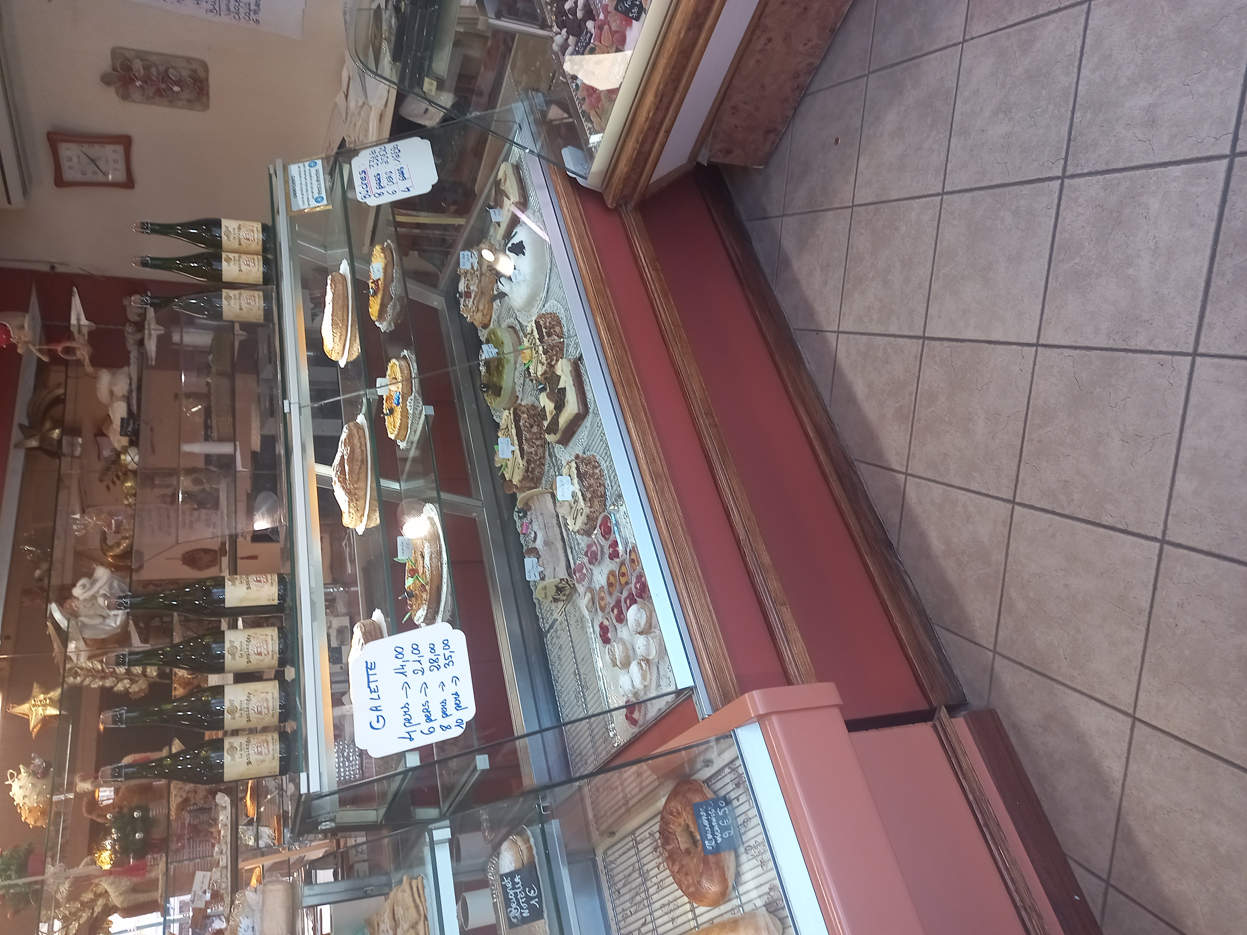 vends boulangerie patisserie salon de the tres bien place 289 000 CA