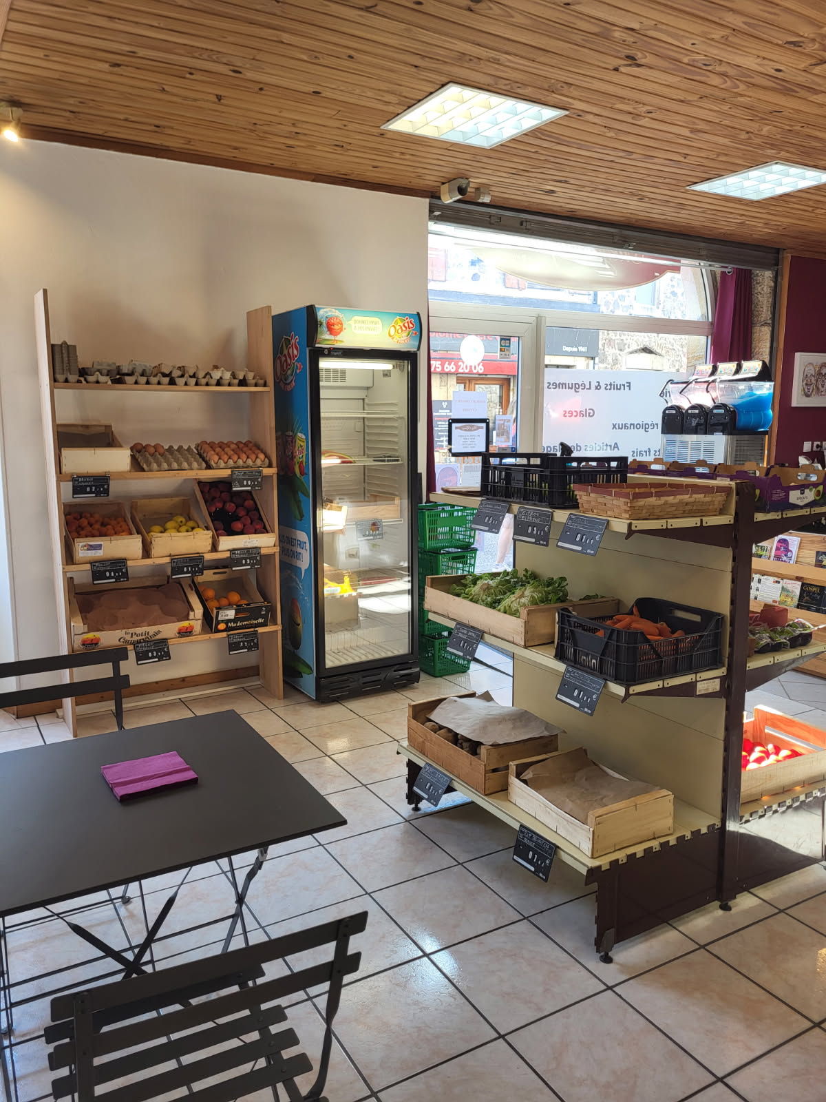 Description
Fond de commerce épicerie alimentaire
Surface de vente environ 90m2
Surface de la réserve environ 110m2
Produits locaux
Machine à glace GRANITA
Dépôt de pain
Articles de plage
Loyer actuel 300E
Logement non fourni
Travail pour une personne
Ouvert toute l'année
Située dans un village touristique avec 3
campings et des chambres d'hôtes. Piste
cyclable touristique "dolce via", plage
artificielle, kayak, acrobranche...