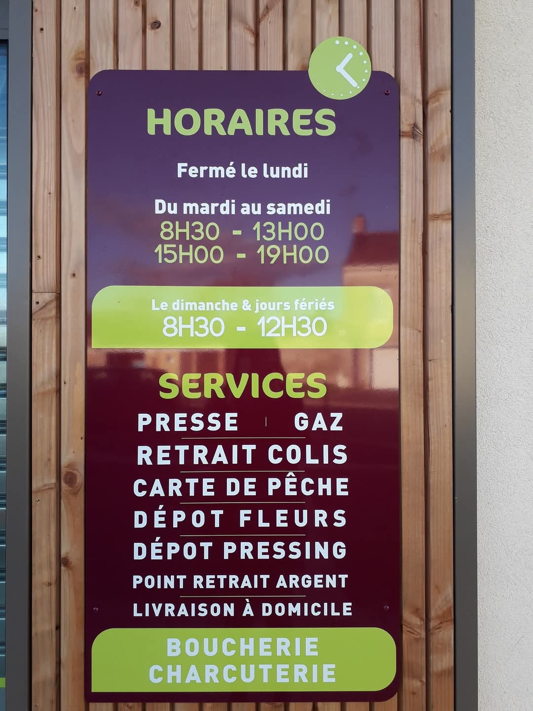Suite à départ en retraite, vente d un fond de commerce d une superette alimentaire , dans une petite cité de caractère en Mayenne .

SURFACE DE VENTE 226 M2 , AVEC RESERVE ET BUREAU
AU NORMES 
C A  / 400 000 EUROS
LOYER 1 000 EUROS HT
Presse , dépot boulangerie et pressing , pont relais et point argent , gaz , fleurs plants , livraison à domicile , possibilité  boucherie traditionnel (zone créé).
Locaux  presque neufs (création nil y à 4 ans) , 
Possibilité  de vente des murs  et vente de logements , si besoin.
PAGE  FACEBOOK : proxi saint-denis-d'anjou