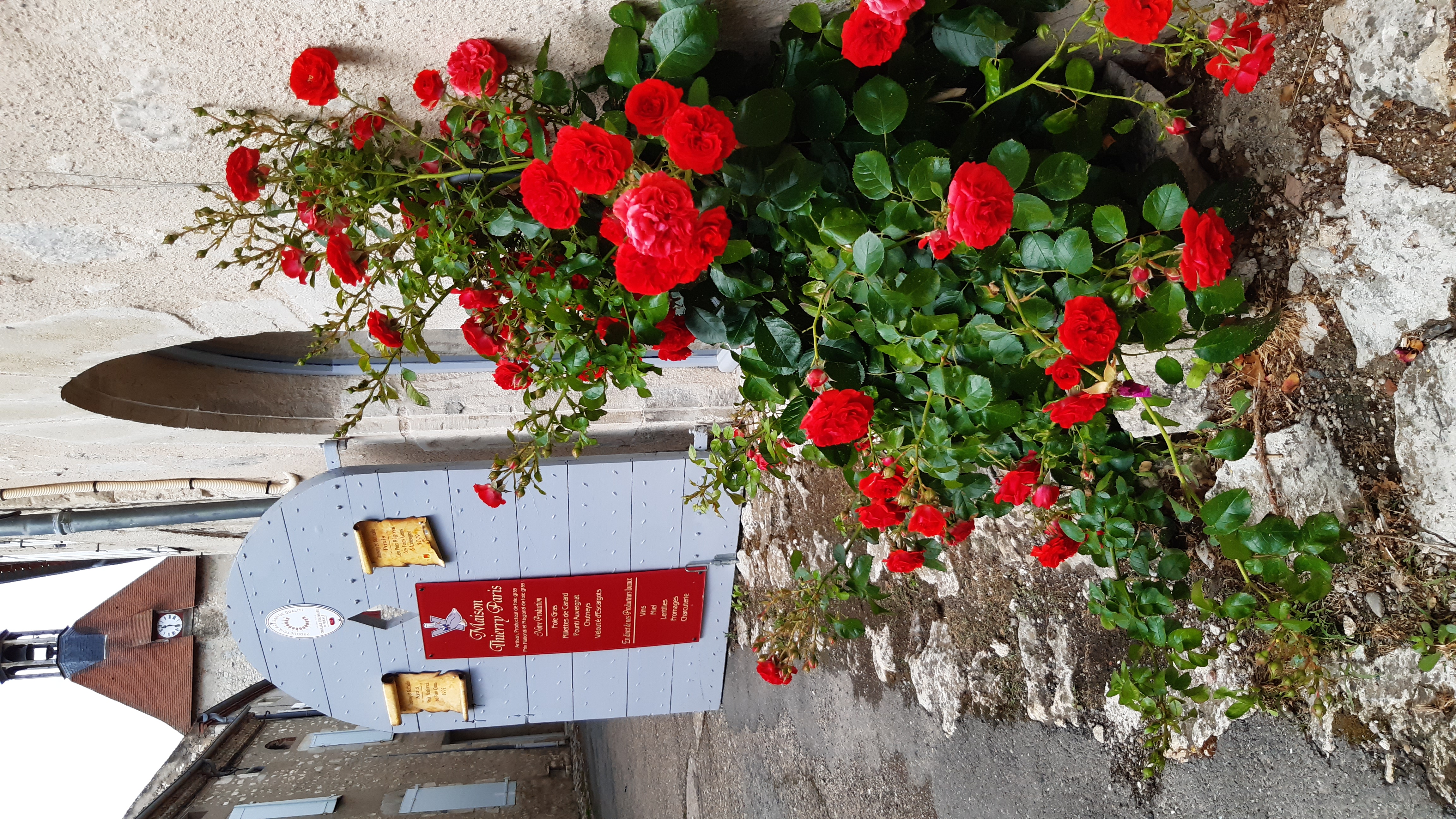 À 20 minutes de Vichy.
Départ retraite vend fond de commerce alimentaire, épicerie fine, dans superbe village classé dans l'Allier, très touristique. Magasin de 35 M2 belle pièce meublée façon campagne, emplacement numéro 1. Parking sans difficulté. Clientèle touristique et locale toute l'année. Charroux est un village en plein essor le seul Classé dans le département. Renseignements sur RDV