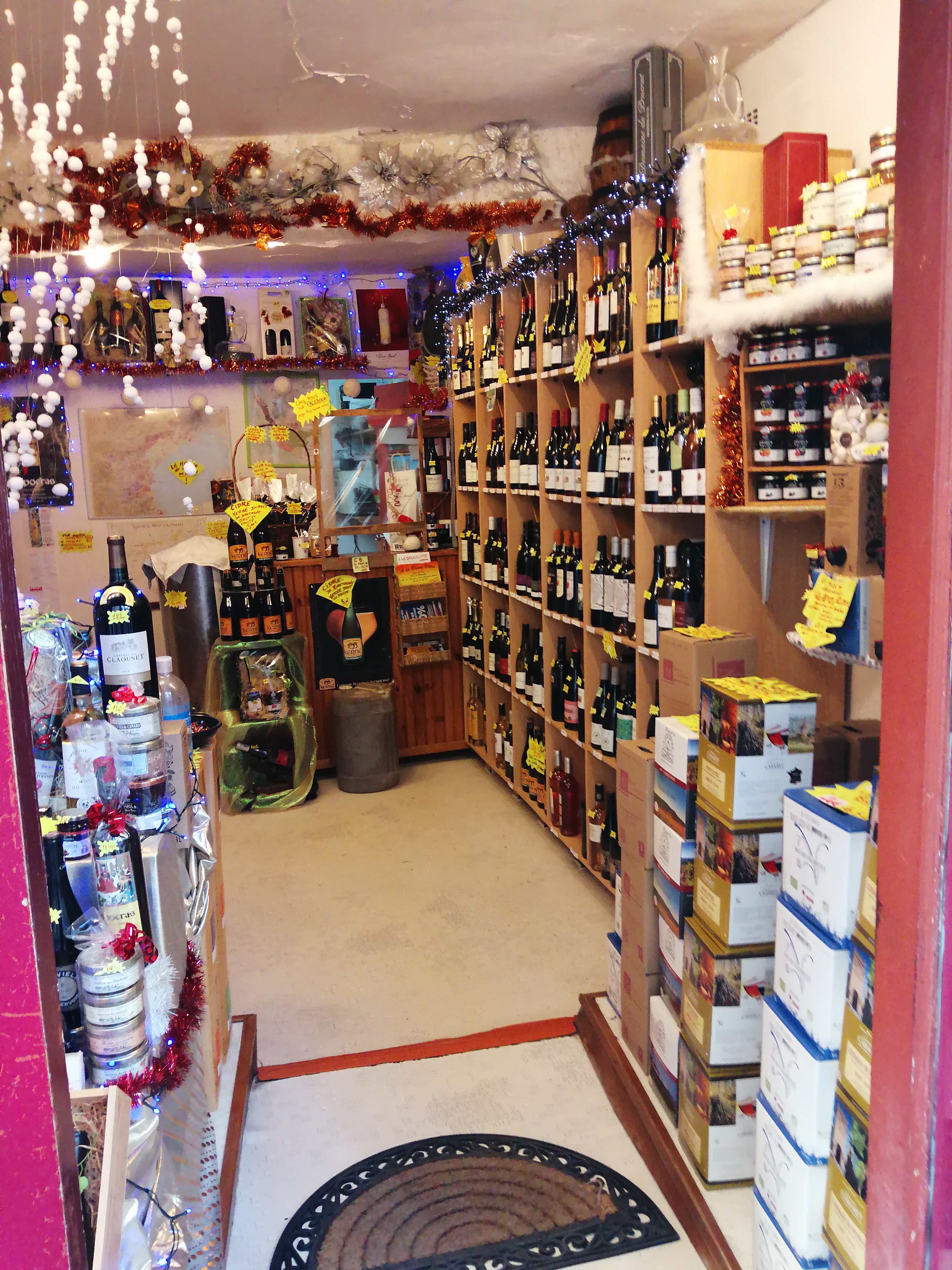 Boutique de vins fins et épicerie locale