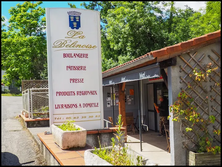 A vendre cause santé. 
Boulangerie pâtisserie alimentation (vival)presse gaz dépôt de colis .
Au cœur de la barousse