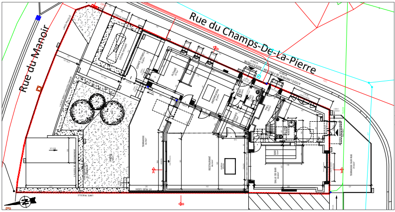 La CDC du Pays Fertois et du Bocage Carrougien, propriétaire du Bar Restaurant situé dans le bourg de JOUÉ-DU-BOIS (61320), propose à la location cet établissement totalement réhabilité (fin des travaux prévue pour décembre 2026) comprenant : 
-	Au rez-de-chaussée : un espace commercial composé d’une salle de bar (35m²), d’une salle de restaurant (56 m²), de 2 terrasses extérieures (27 m² coté rue et 34 m² côté cour), d’un espace vert (65 m²) et d’une cuisine professionnelle (43 m²).
-	A l’étage : un logement composé d’un séjour (29 m²), d’une cuisine (9 m²), d’un bureau (4 m²), d’une salle de bain (6 m²) et de 3 chambres (9m² chacune).
La cuisine professionnelle sera équipée en partenariat avec le futur gérant, avec investissement partiel par celui-ci pour les équipements choisis.
 Le logement n'est pas dissociable du contrat de location. Plusieurs parkings publics pour véhicules légers et poids lourds existent à proximité immédiate du Bar Restaurant.
Ce projet répond au besoin identifié d’un commerce de restauration sur le secteur (pas de restaurant dans un rayon de 10km), tout en renforçant l’attractivité du territoire et le dynamisme des centres bourgs, dans un souci d’une rénovation éco- responsable.