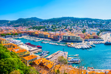 Restaurant situé sur le port de Nice
Loyer mensuel 3000 euros/mois/HT/HC
Idéal restauration rapide, vente à emporter.
Extraction 600mm
Dépôt de garantie : 3 mois de loyer.

Prix 6000 euros.