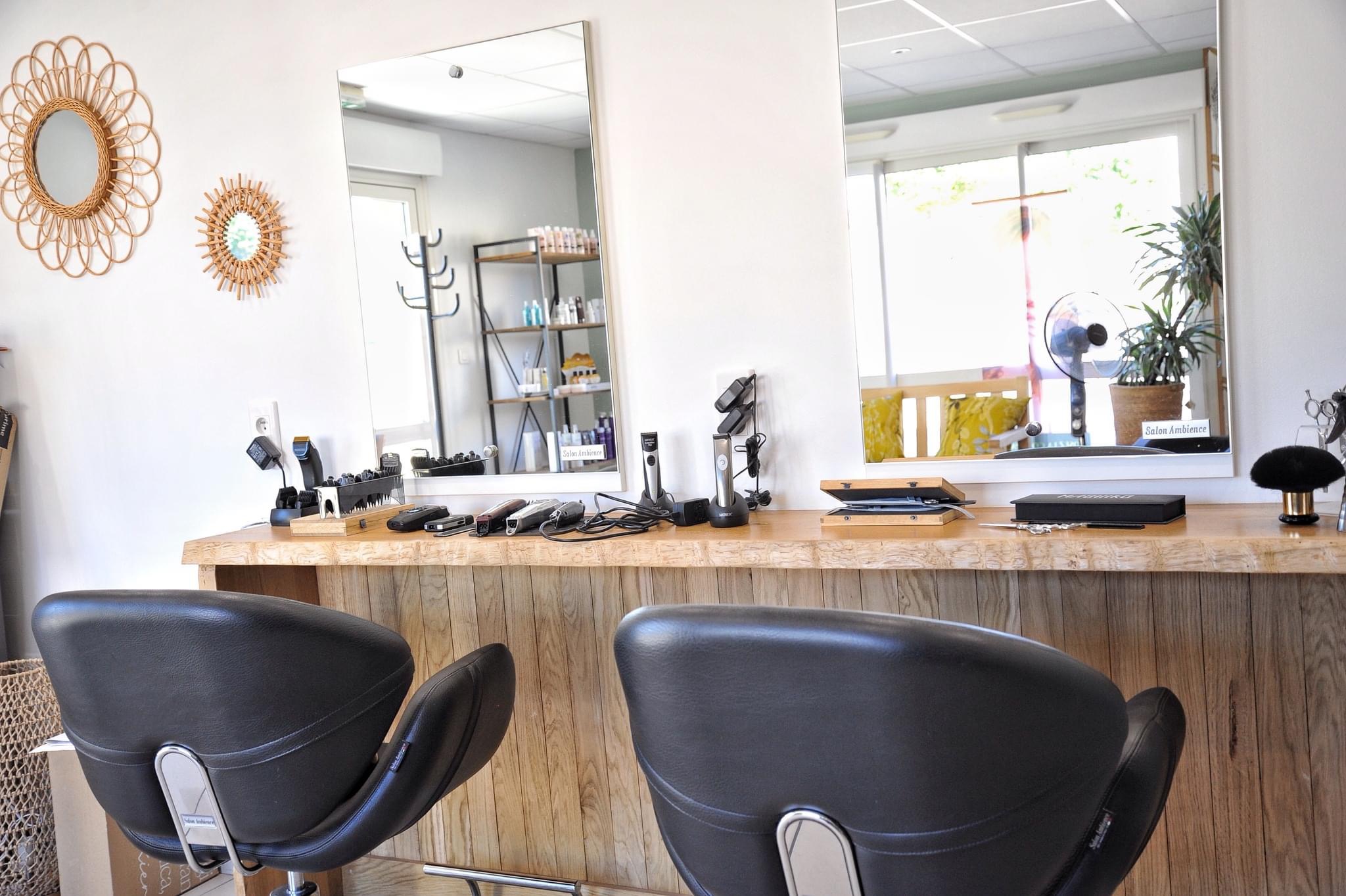 À vendre fond de commerce, Salon de Coiffure mixte.  Idéalement situé à Esse en Charente Limousine dans une jolie commune de 500 habitants.  Entreprise créée en Décembre 2005.  Décoration intérieure refaite en 2022,  2 postes + 2 bacs dont 1 massant.  Clientèle fidèle.  Loyer 138€/mois avec bail 3/6/9.  Local partagé avec une esthéticienne.  CA en constante évolution.  Prix de vente : 25000€ Pour plus d’informations, n’hésitez pas à me contacter.