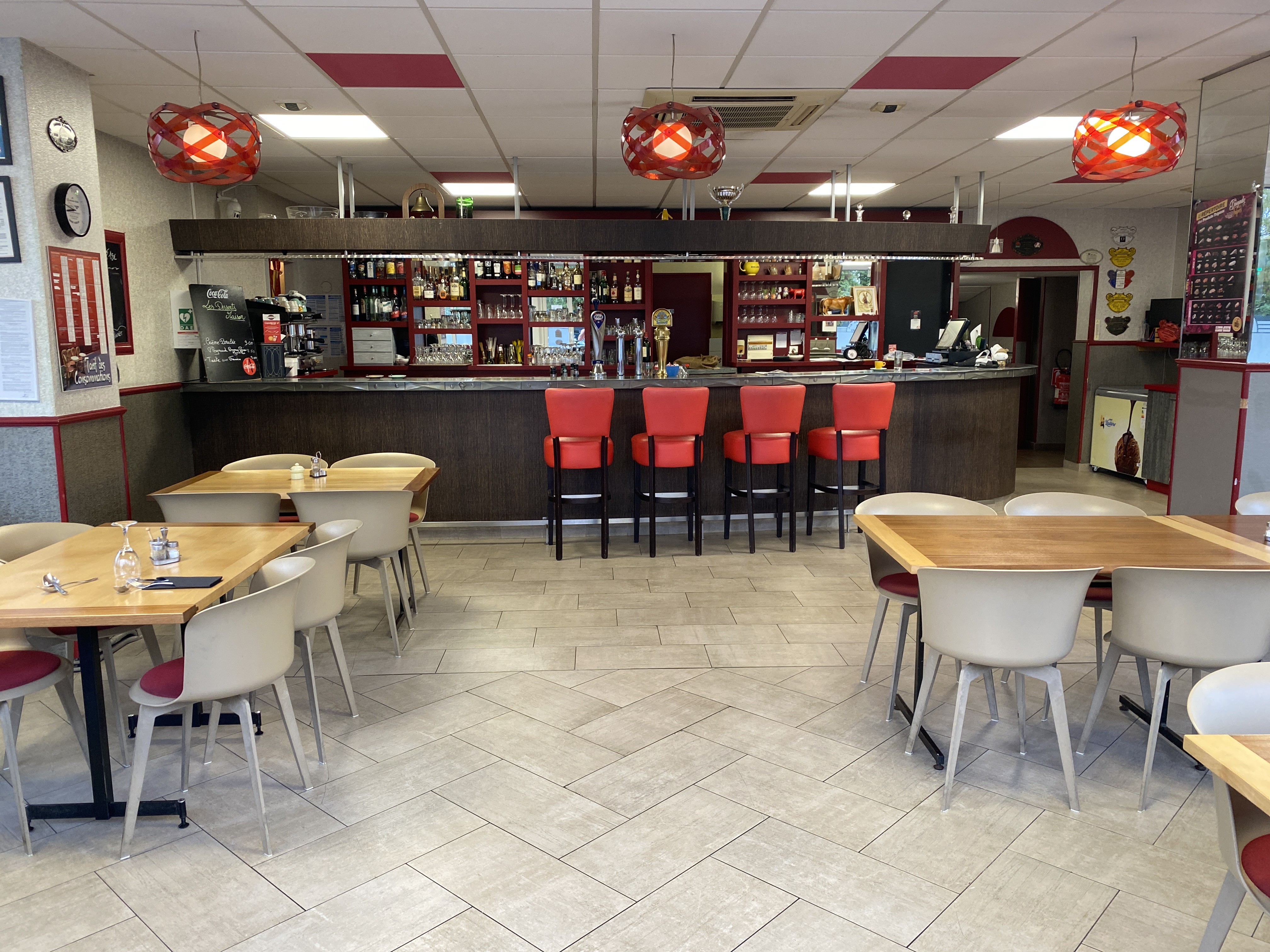Café bar, restaurant