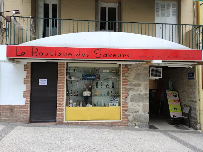 CEDE BOUTIQUE DE EPICERIE FINE, SOUVENIRS, VINS ET PRODUITS CATALANS, service de TAPAS en terrasse, café, limonade, vin, sangria, glaces. PYRENEES ORIENTALES dans une station thermale et touristiques à forte fréquentation. Emplacement prémium sur une place piétonne pour cette boutique d’une superficie de 25 m². Vitrine linéaire de 3m. Terrasse extérieure de 50 places en droit de voirie pour un montant de 840€ à l’année. Entourée de nombreux commerces et d’une rue à forte chalandise idéalement placé sur une des places centrales de ce village. De nombreuses places de parking public à proximité. Le loyer est modéré pour un montant de 715€ par mois. Le futur acquéreur pourra prétendre à une participation de la mairie pour la prise en charge de 50% du loyer sur une durée de 2 ans. Pas de travaux à prévoir. Bail tous commerces. Ce commerce est ouvert 8 mois dans l’année du lundi au jeudi de 9h30 à 12h30 et de 15h à 18h. Service du midi seulement. Fermeture annuelle du 01/12 au 01/04. Ticket moyen 18€/20€. Clientèle locale et touristique.

Vente en fonds de commerce 23000€ + Stock à définir.