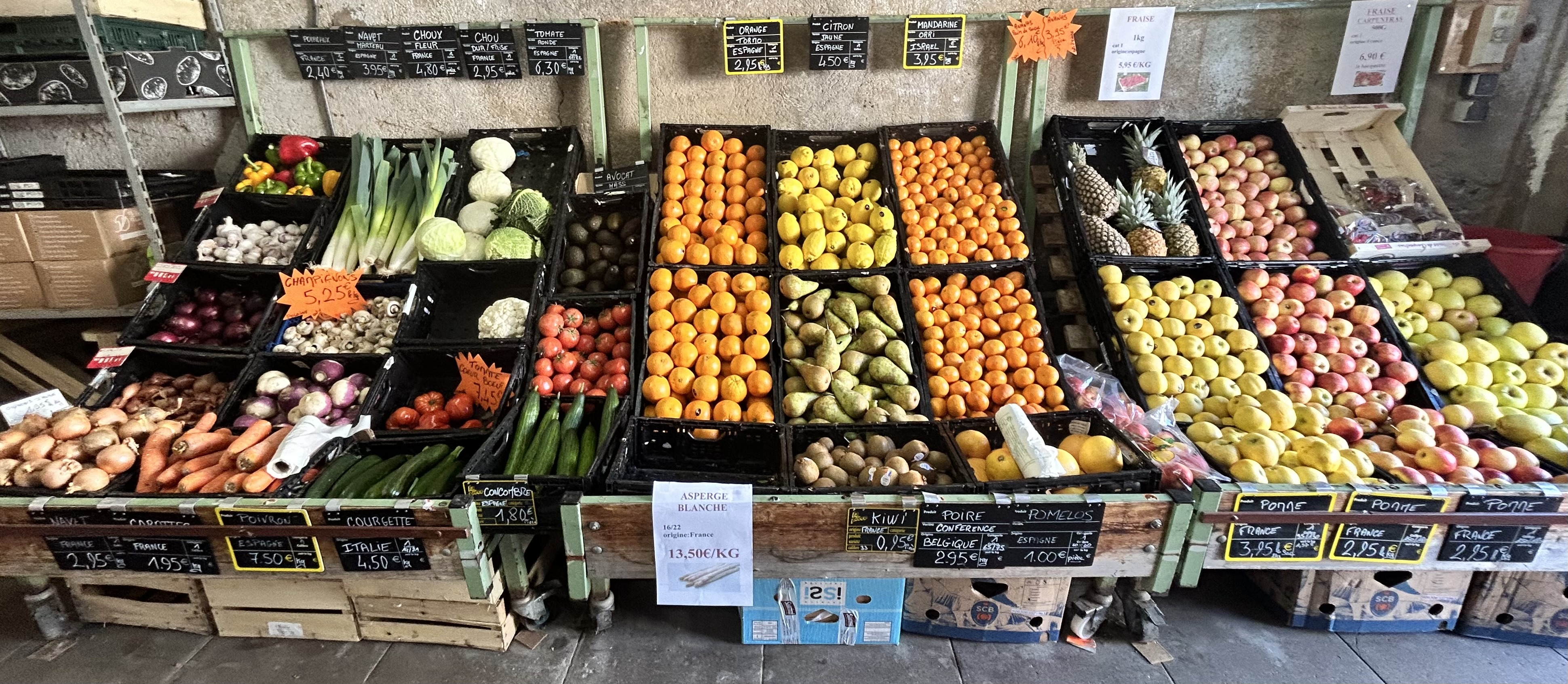 À vendre Supérette alimentaire,située sur la commune du donjon (03),entre Digoin et Vichy. Dernier CA annuel :707560 HT Loyer mensuel ttc :417€ Prix de vente : 180000€ 
Pour cause retraite 
Pour plus de renseignements veuillez nous contacter