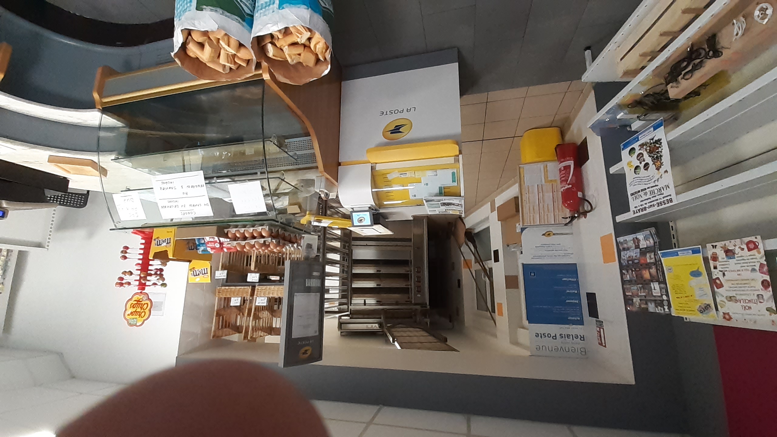 A vendre boulangerie épicerie en milieu rural .chiffre d'affaires 145000 euros, loyer 400 euros clientèle fidèles, mur appartenant à la mairie en place depuis 6 ans