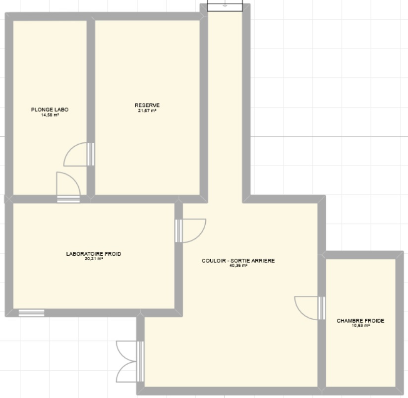 Fond de commerce, magasin et bail toute activité commerciale y compris restauration
Belle opportunité à saisir et prix négociable
Rue piétonne et commerçante au pied des stations de l'Oisans (Alpe d'Huez, Deux Alpes)
Zone touristique et nombreux cyclotouristes (Tour de France, Brevet Randonneur des Alpes, Marmotte Grandfondo...)

Bail commercial renouvelé le 1er janvier 2026
Loyer mensuel 929,28€ – emplacement premium entre une boulangerie et une fromagerie
Magasin entièrement rénové en 2021
Vérification périodique extincteurs et normes électriques à jour
Livraison à l'arrière du magasin possible
Garage avec porte automatique

300m² aménageable
Appartement 2 chambres, 1 salle de bain, 1 salon - 40m²
Magasin, arrière magasin et bureau – 40 m²
Cuisine professionnelle équipée (Four mixte, marmite gaz, tour réfrigérée, table de cuisson, cellule de refroidissement, plaque coup de feu, bac à graisse, friteuse)-19m²
Laboratoire froid (poussoir, hachoir, cutter, scie ruban, mélangeur, machine sous vide) – 40m²
2 chambres froides
Une cour/terrasse extérieure 
Une grande cave
Une terrasse extérieure