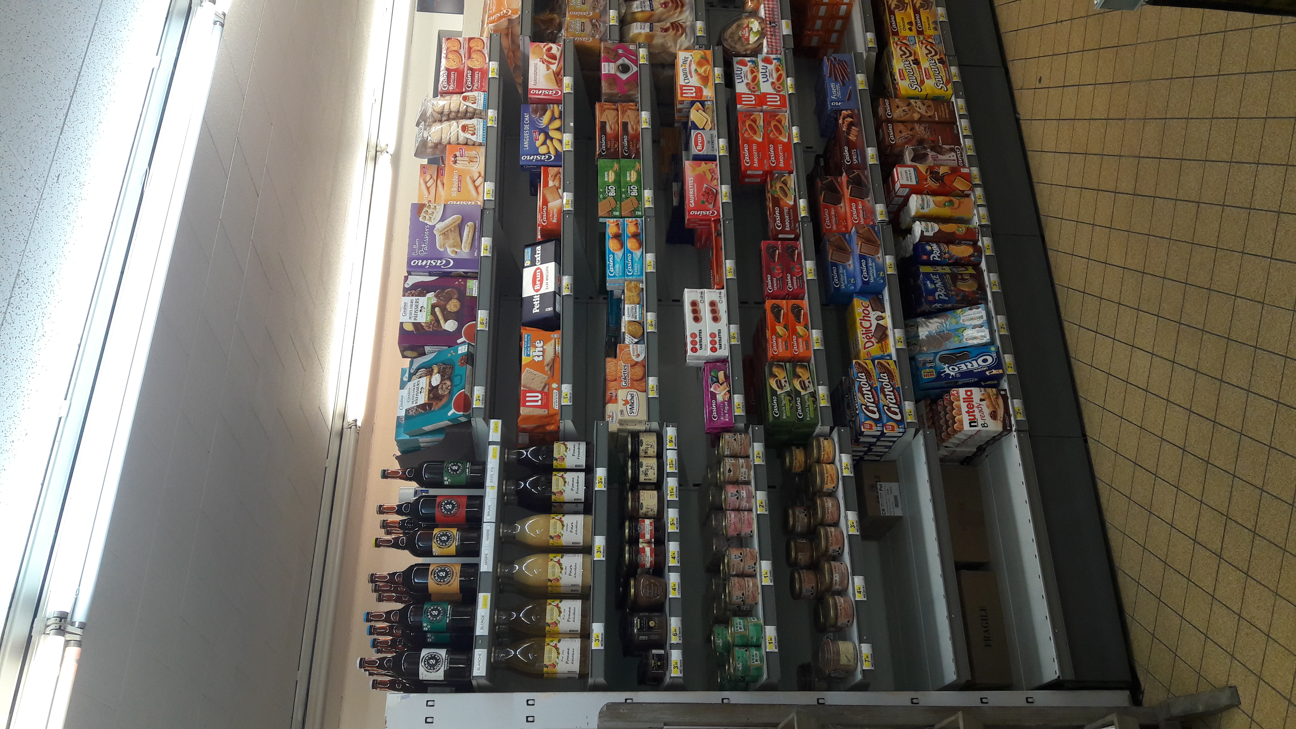 CAUSE RETRAITE : 
VENDS MAGASIN D'ALIMENTATION SITUE EN ARDECHE VERTE.

MAGASIN D'ALIMENTATION GENERAL TRES BIEN SITUE AU COEUR DU VILLAGE DE 1600 HABITANTS + VILLAGES AUTOUR CE QUI CONTRIBUE A AUGMENTER LA ZONE DE CHALANDISE.
SURFACE DE VENTE 65 M2 AVEC RESERVE DE 65 M2                                     LES PLUS :
GRAND PARKING A 50 M                                                                                     MAGASIN REVENDEUR DES PRODUITS GOÛTER L'ARDECHE                 DEPOT DE GAZ

IDEAL  POUR PERSONNE SEULE + UN EVENTUEL ACCOMPAGNANT 20h/semaine
