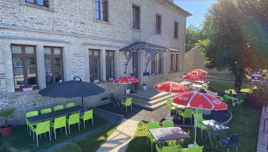 Restaurant Bar communal

La commune de Saint-Pierre Bellevue, recherche pour la fin d’année 2026, un repreneur de son commerce communal, Le Materiel est à disposition une licence 4 fais partie des murs

Loyer, intéressant et le commerce et dans un lieu de passage
Les deux derniers locataires sont restés plus de 10 ans chacun

Grand parking

En supplément un logement au-dessus si besoin