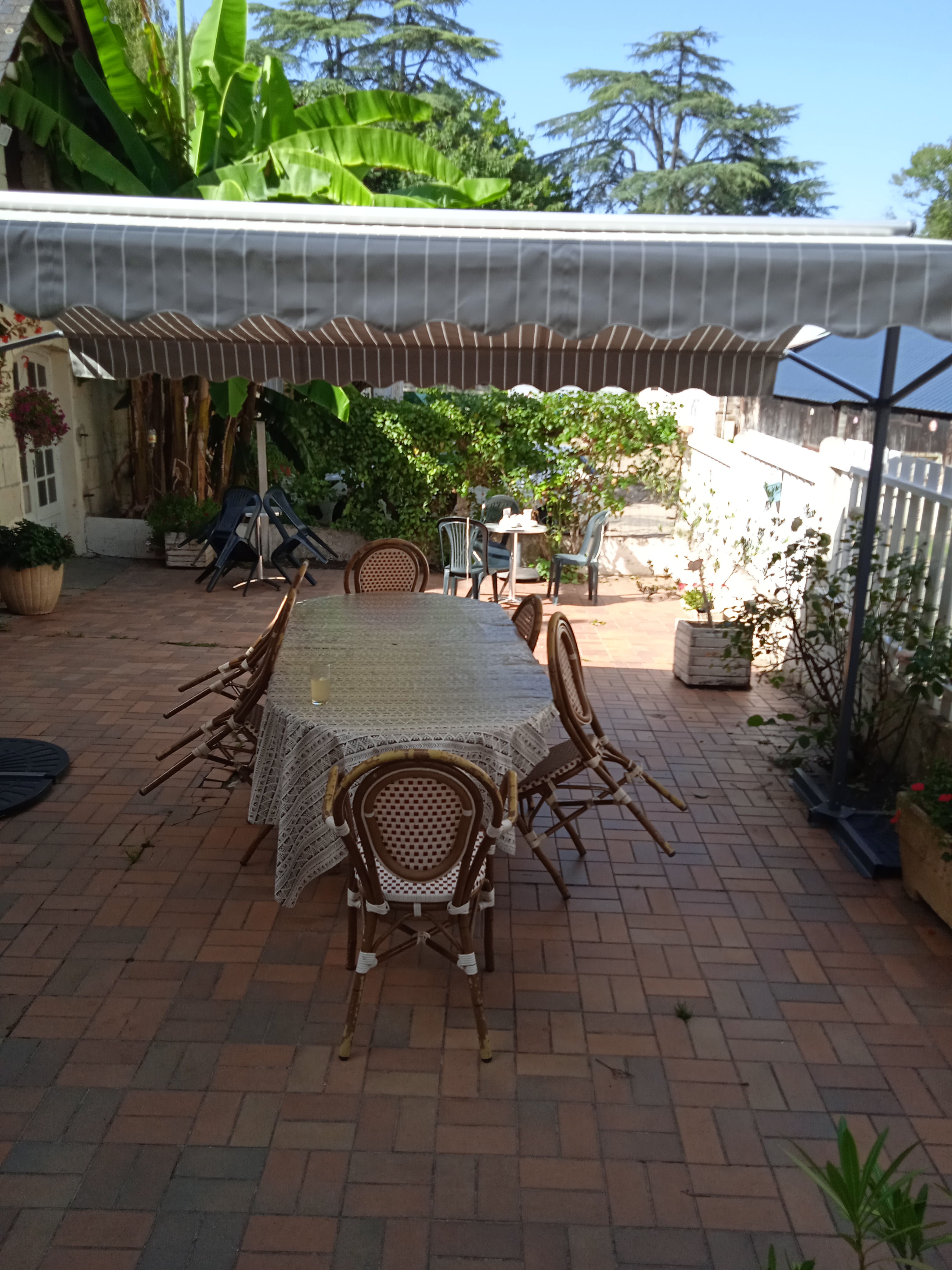 Cause retraite
Vend bar pmu  fdj relais colis 
Ville en plein essort 
Vend aussi les murs