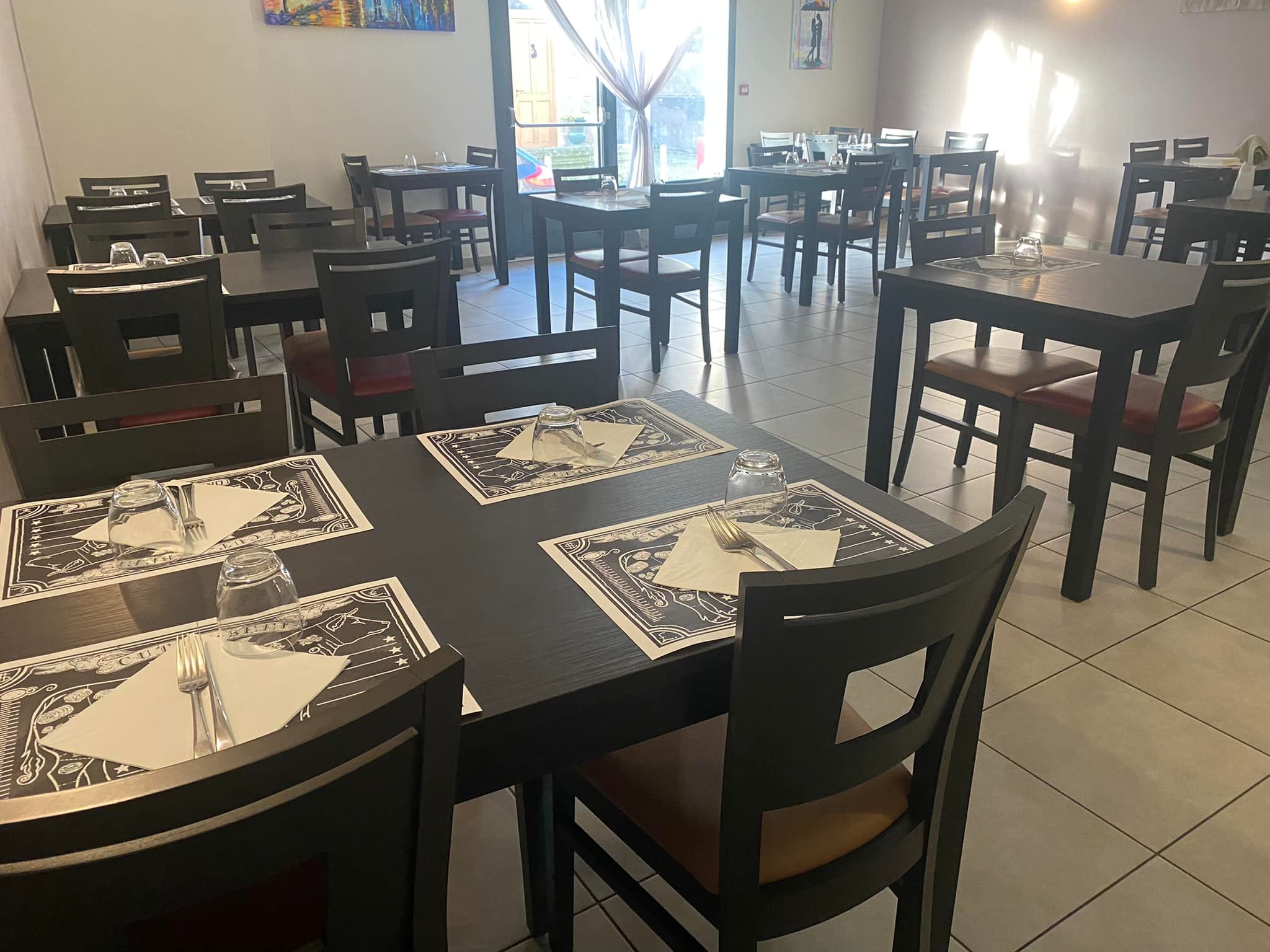 VEND FONDS DE COMMERCE RESTAURANT DEJA TOUT EQUIPE, PRET A ETRE EXPLOITE

MATERIELS EN TRES BON ETAT DE 2019

PETIT RESTAURANT DE VILLAGE 30/40 COUVERTS + TERRASSE AUX BEAUX JOURS DE 40 COUVERTS

SITUE SUR UN AXE FREQUENTE ENTRE MARMANDE ET VILLENEUVE-SUR-LOT EN LOT-ET-GARONNE