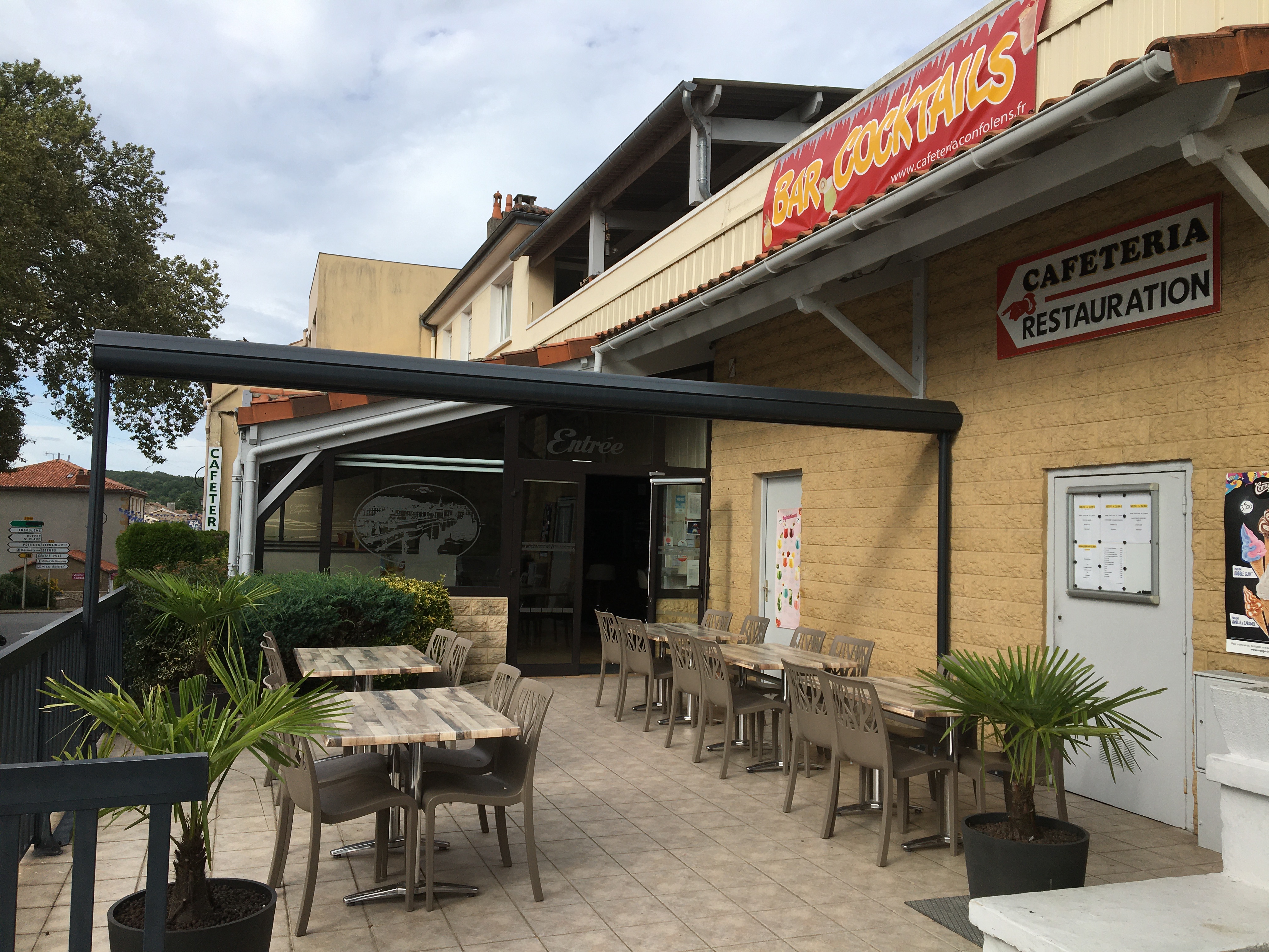 cafétéria ,salle de billards