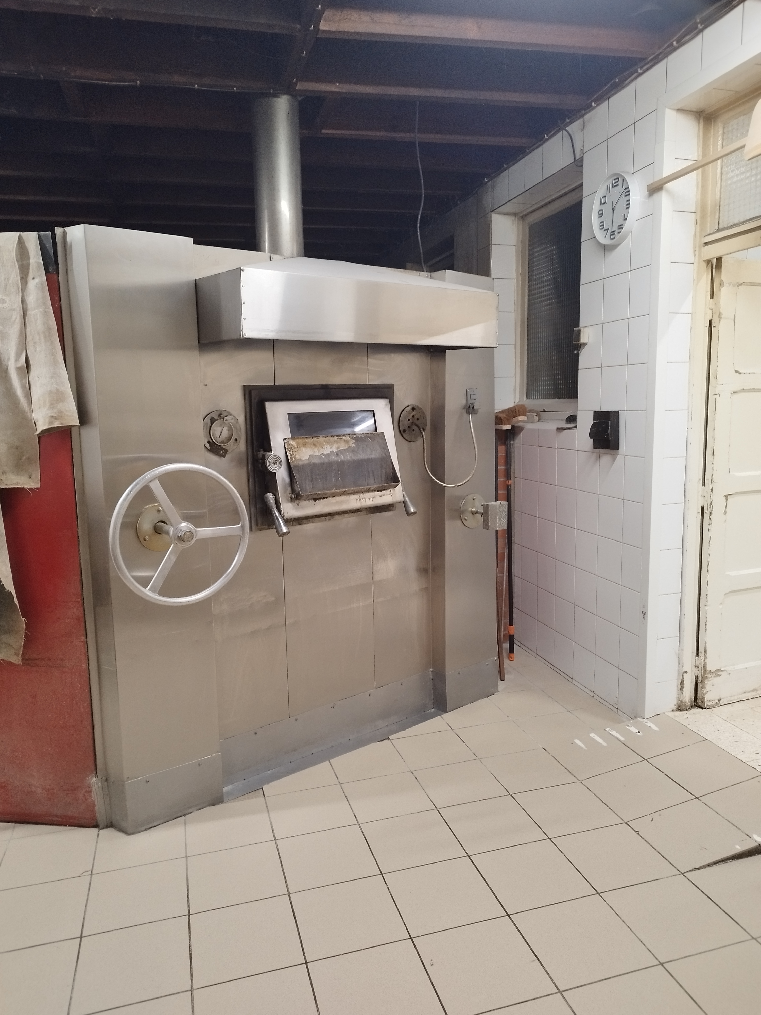 A vendre , suite rapprochement familial, boulangerie pâtisserie à 15 minutes du marais audomarois, 20mn de Cassel.

Située dans un village dynamique ,nous cédons notre fond de commerce (230 M2) bien équipé , matériel récent et bien entretenu, sur four à bois...

Possibilité d'accompagner quelques temps les futurs acquéreurs pour la mise en route.
Bonne rentabilité, excellente réputation .

Pour plus d'informations n'hésitez pas à prendre contact avec nous .