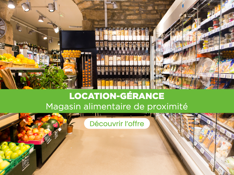 Belle opportunité de Location-Gérance dans une bourgade paisible de 1500 habitants située entre Montluçon et Moulins.
Au cœur de vie du village avec de nombreux commerces complémentaires, restaurants et un seul concurrent direct (CARREFOUR MARKET à 800m mais mal tenu et cher).
Magasin clé en main ; légère saisonnalité estivale et peu de services actuellement en place (œufs bio et relais-colis – RELAY – uniquement).

Gros atout pour se lancer dans ce magasin, c’est de l’exploiter en Location-Gérance (vous n’achèterez pas le fonds de commerce tout de suite). Idéal pour se faire la main pendant une année et être sûr que c’est le bon projet. Mais si vous le souhaitez, vous avez également la possibilité d’acheter le fonds de commerce  à négocier avec le Groupe (dans les 25% du CA TTC actuel).

Voici quelques éléments concrets sur ce point de vente avec un dernier CA annuel TTC de 209 000 € pour une surface de vente de 150 m2 (belle réserve de 100 m2) :

Pas d’achat de fonds de commerce (si Location-Gérance).
Dans les 60 à 65 000€ de financement total pour permettre de payer le stock, le dépôt de garantie, les statuts et un nouveau service arrière pour le fromage à la coupe ; soit 30 000 € d’apport requis seulement
À négocier également avec le locataire-gérant actuel : le rachat de la clim réversible, du meuble F&L et du frigo à boissons fraîches (tous petits prix).
Loyer mensuel immobilier de 1186€ TTC.
Horaires : du mardi au vendredi de 08h à 12h30 et de 15h à 18h30. Le samedi de 08h à 12h30. Le dimanche de 08h à 12h00.
Projet en solo pour commencer.

Afin de faire progresser le CA :
– donner une nouvelle dynamique commerciale au point de vente (+ communication)
– développer de nouveaux services : fromage à la coupe, lockers, cashback…
– agrandir l’amplitude horaire

Magasin disponible à partir de l’été 2026.
Optez pour une franchise dont vous serez 100% INDÉPENDANT !

*photos non contractuelles
Réf. annonce 378669