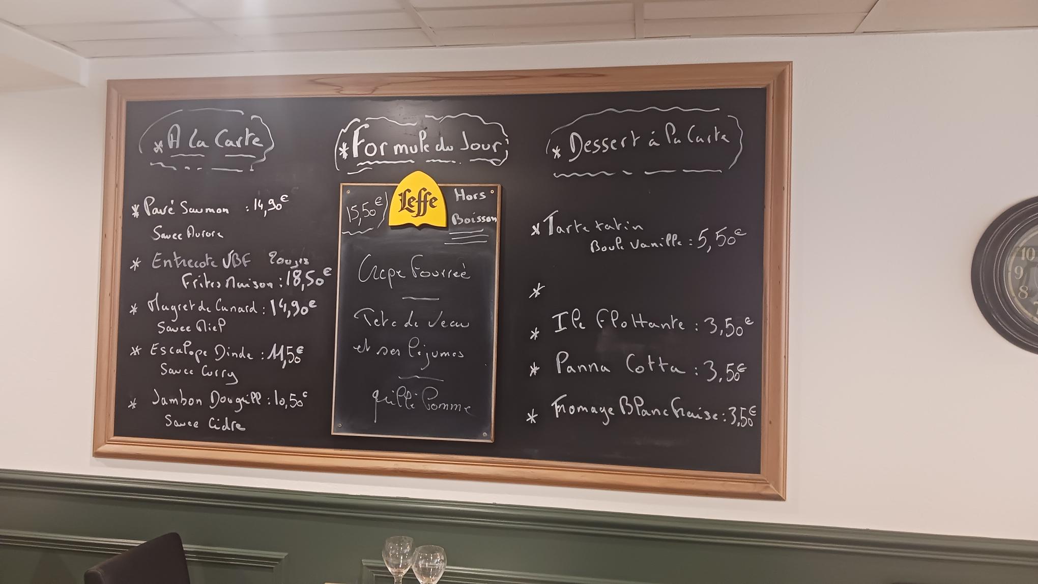 À VENDRE ou en LOCATION-GÉRANCE – Fonds de commerce RESTAURANT - VALDALLIÈRE (14) A SAISIR !!!!

📍 Emplacement idéal – en plein cœur du centre-bourg de Valdallière, dans un secteur entièrement rénové, avec un parking neuf, au sein d’une commune dynamique de 5 700 habitants.

Ce restaurant traditionnel, exploité avec soin et passion, est à céder pour cause de départ en retraite. Il offre un fort potentiel de développement dans un environnement commercial actif : boulangerie, boucherie, épicerie, pharmacie, bar-tabac, cabinet infirmier, pôle santé, espace culturel et autres services de proximité.

 🔹 Le bien en détail :

 Surface totale : 120 m²environ
 Capacité : 40 couverts en salle + 28 en terrasse*
Cuisine professionnelle équipée de matériel neuf
Arrière-cuisine, pièce bureau, cave
 Aucun travaux à prévoir
 Fermeture possible : 3 semaines en août, week-ends (si souhaité), entre Noël et Nouvel An

 💰 Modalités de cession :

À l’achat : 105 000 €
En location-gérance avec option d’achat : Loyer mensuel de 600 € (chauffage compris)

 ✅ Atouts de l’affaire :

 Clientèle fidèle
 Environnement propice à l’organisation de **soirées à thème**
 Chiffre d’affaires permettant un revenu confortable :
 1 800 € net/mois pour la cuisine
 2 000 € net/mois pour la salle/bar
Idéal pour un couple souhaitant s’impliquer dans un projet de vie équilibré
 Possibilité d’obtenir des aides et subventions selon votre profil

 🌿 Un cadre de vie agréable :

Implanté dans un paysage de bocage, aux portes de la Suisse Normande, ce commerce vous offre une qualité de vie rare, avec un fort ancrage local et un esprit familial.

 📞 Vous êtes cuisinier(ère), serveur(se), ou simplement passionné(e) par la restauration ?

Vous aimez le contact humain, la vie de village, et souhaitez changer de vie pour gérer votre propre affaire ?
N’attendez plus !

Mme Nonclercq manager de commerce IVN vous accompagnera dans toutes les démarches de votre installation.

📩 Candidature obligatoire (CV + lettre de motivation) à envoyer par mail :
**[snonclercq@vireaunoireau.fr] 
📱 Contact : 07 87 98 07 82 **IMPORTANT LAISSER MESSAGE SINON PAS DE RAPPEL 

⚠️ **Aucune candidature ne sera étudiée sans ces deux documents.**

**OSEZ, c’est RÉUSSIR !**
Une belle opportunité pour les professionnels ou les porteurs de projet motivés !
