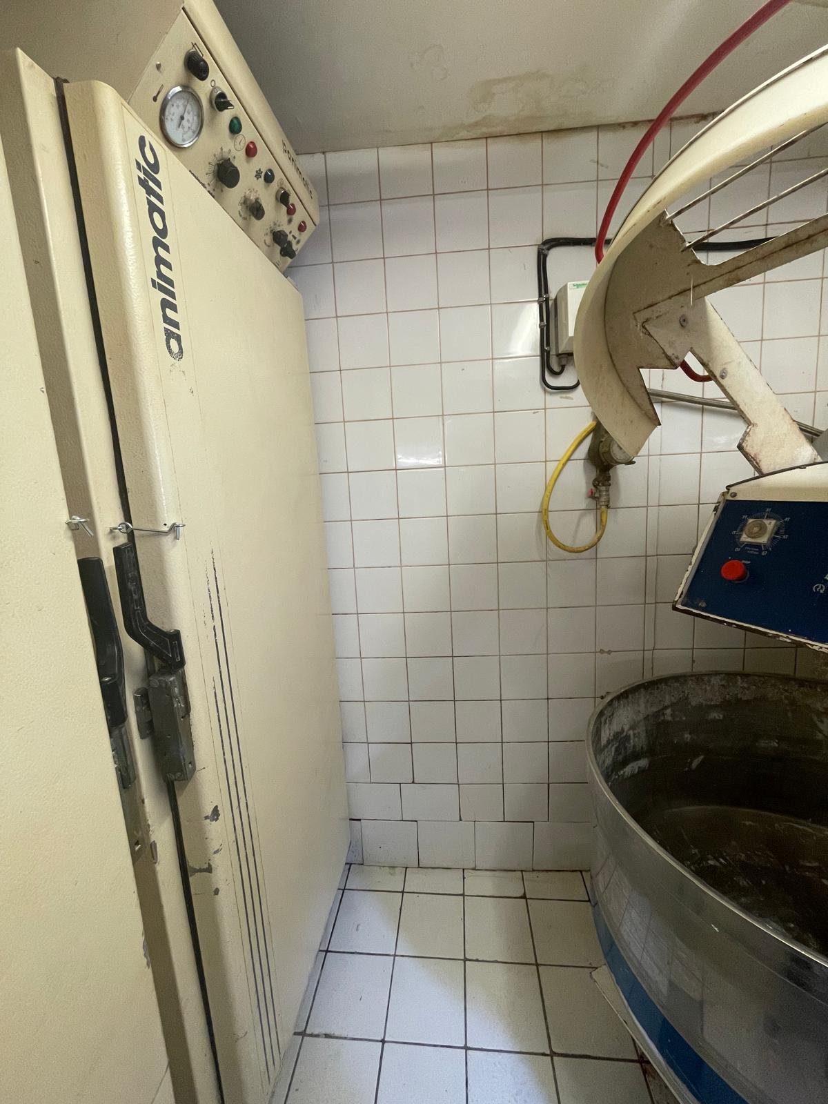 Boulangerie pâtisserie de village. 1200 habitants, écoles primaires et tout commerces,collège et lycée en bus