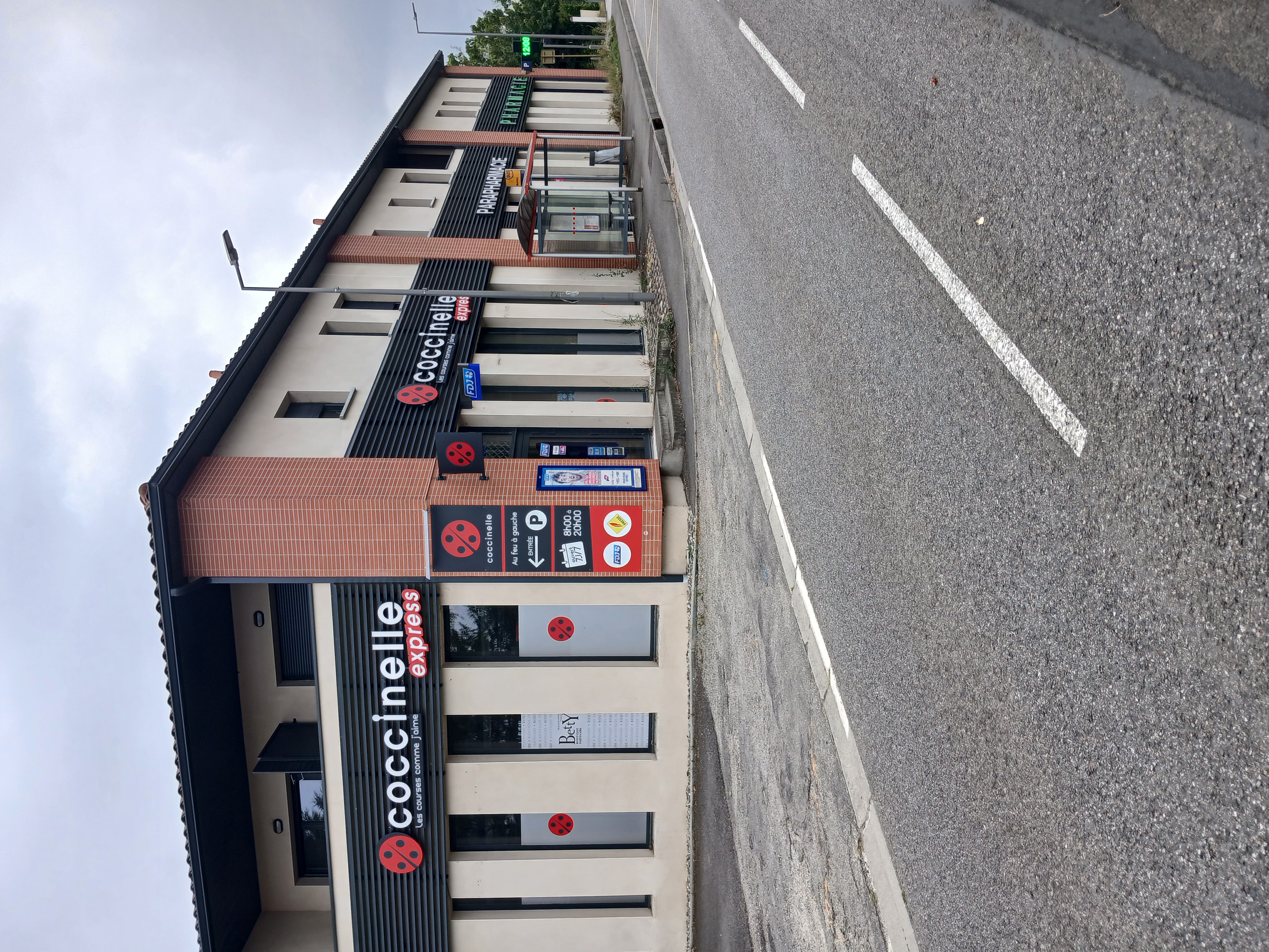 Vend multiservice proche de Toulouse
Très beau CA
Aucun investissement à prévoir
FDJ/Loto
