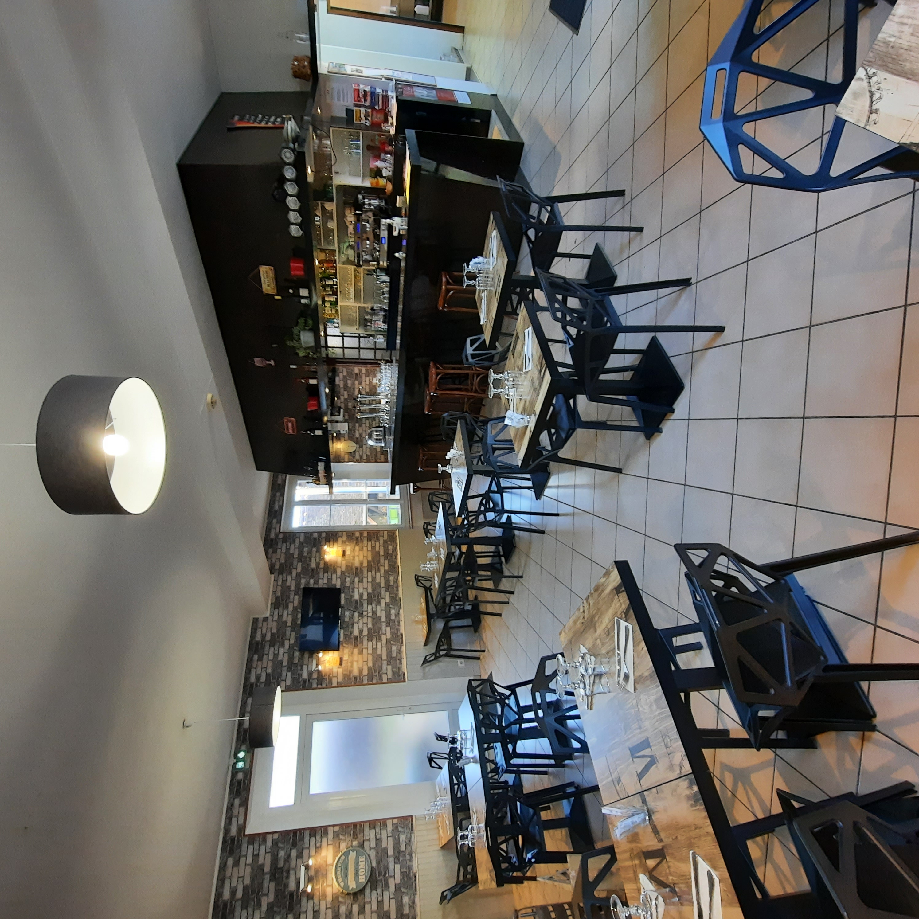 Proposition de location pour fonds de restauration
avec dépôt de pain, petite épicerie, bar, restauration sur place ou à emporter