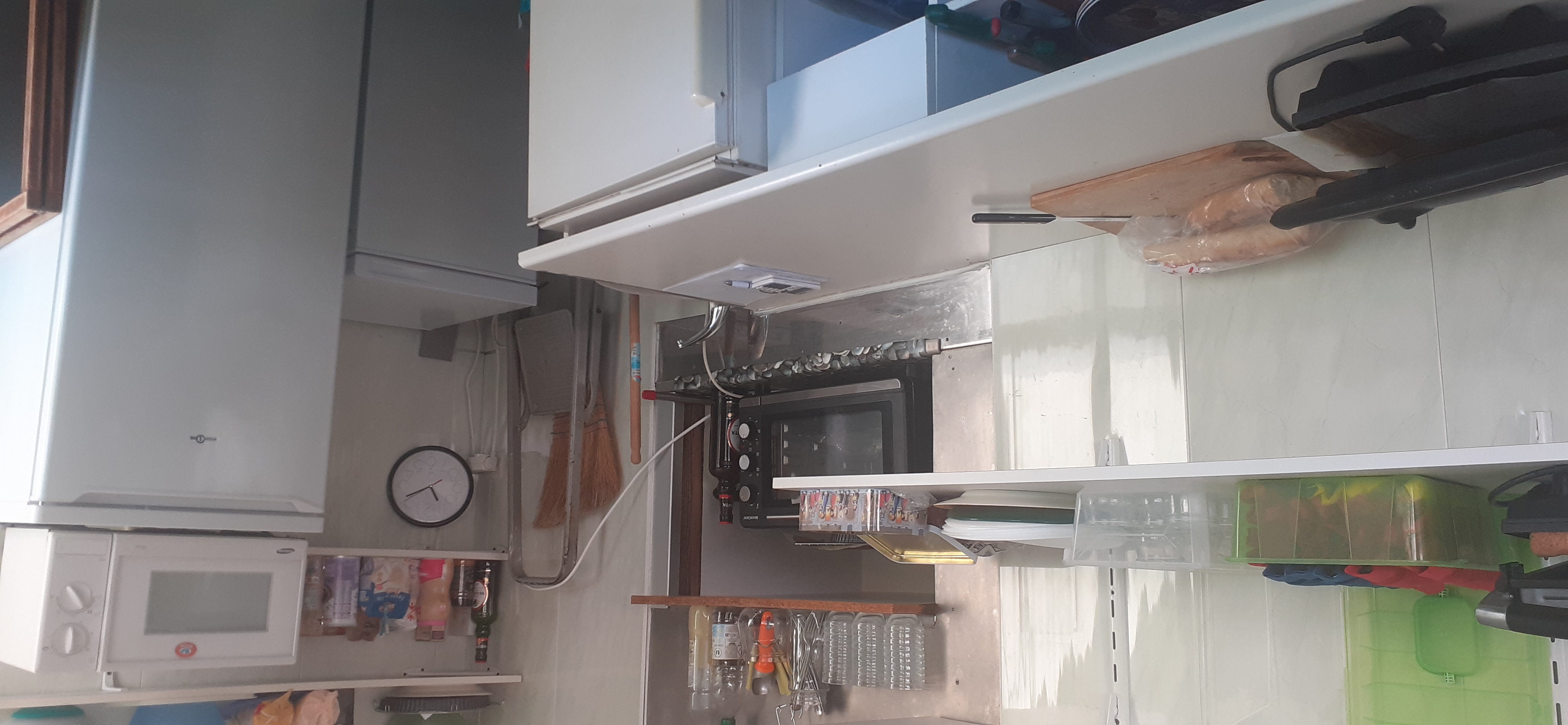 SNACK-FRITERIE à vendre sur place ou à emporter ! (Cause retraite.)

(Négociable dans la limite du raisonnable / Acompte 5000 €)


2 possibilités pour cette remorque SNACK de 9mX2,5m :

- aujourd'hui située proche de Besançon (Franche-Comté / Proche frontière Suisse) / Affaire saine et pérenne avec clientèle fidèle et nombreux clients de passage (Route Nationale 83, Eurovélo 6) / Le long du Doubs.

Très bien situé sur terrain arboré de 500 m² (location 150 euros par mois).

Terrasse actuelle de 60 places, avec possibilité d'extension. Parking camions / voitures.

Faibles charges (1200 euros environ pour la saison).

- à installer dans la région de votre choix / Entreprise avec gros potentiel évolutif...

Très bon état et aux normes. Disponible de suite. Surface de travail d'environ 30 m².

--------------------------------------------------------------------------------------------------

Agencement complet:

1 rotissoire professionnelle 15 poulets 

4 frigos

3 congélateurs

1 double vitrine boissons

4 friteuses

Plaque à snacker

4 feux

Cafetière à grains

Lave-vaisselle

Cumulus eau chaude

Barbecue

Évier extérieur

Equipement vaisselle/verrerie complète


Visites possibles sur rendez vous : chris.battaglia@orange.fr

tel : 06.70.38.38.36