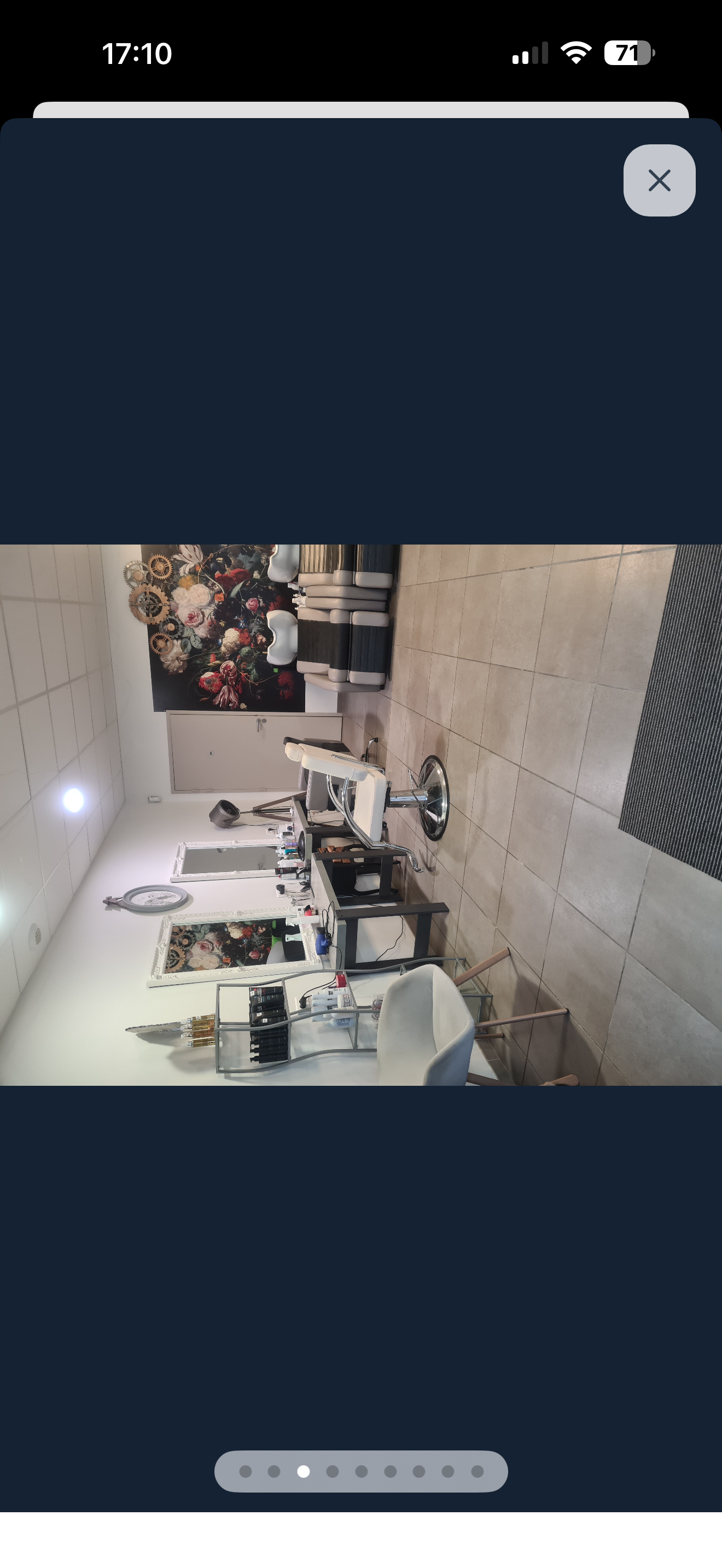 À vendre : salon de coiffure situé dans un village dynamique et agréable de la Drôme provençale, à proximité de Montélimar, Valence et de la sortie d’autoroute Montélimar Nord.

Idéalement placé sur un axe très fréquenté de la N7, le salon bénéficie d’une excellente visibilité toute l’année ainsi que d’un parking gratuit juste devant.

Le salon dispose d’une clientèle fidèle, conviviale et régulière, dans une ambiance chaleureuse et sympathique.

Caractéristiques du salon :

* 4 postes de coiffage
* 2 bacs à shampoing massants
* Grande réserve / espace de stockage
* Faible loyer

Le local peut convenir aussi bien à une activité de coiffure qu’à d’autres projets professionnels (esthétique, bien-être, profession libérale, boutique, etc.).

Possibilité également d’un projet en association entre coiffeur/coiffeuse et esthéticienne ou barbier, prothésiste angulaire / technicienne en extension de cils.

Belle opportunité pour une première installation ou pour développer son activité dans un secteur attractif.

Pour plus de renseignements, merci de me contacter.