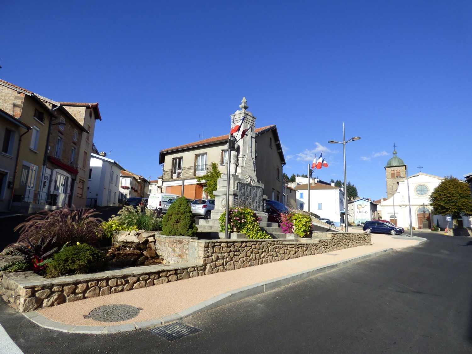 A REPRENDRE VIVAL en plein coeur de village