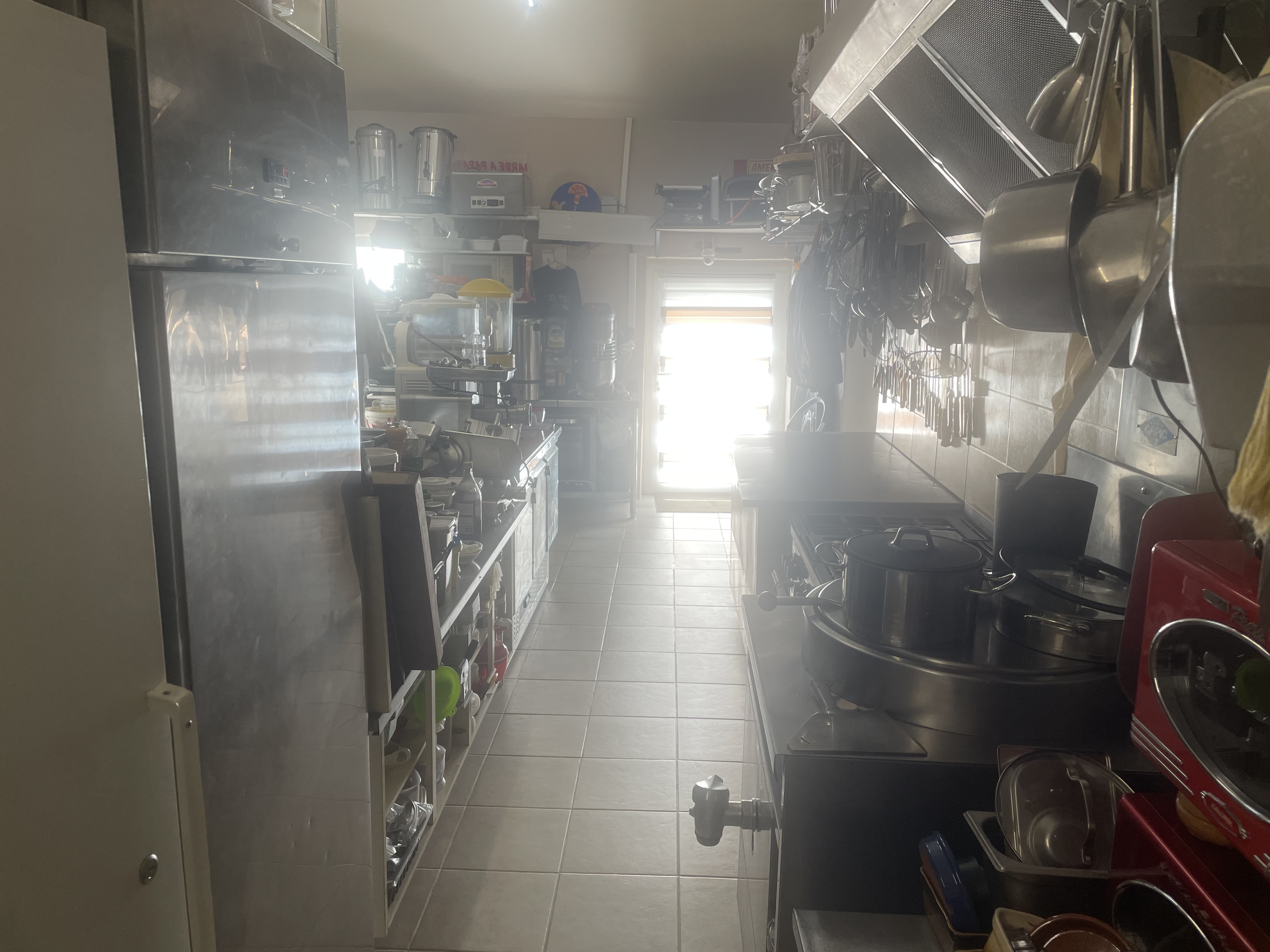 Bonjour à tous suite à un départ à l'étranger .
Je mais en vente mon activité traiteur Avec site en activité très bien référencé Et  un faible coût dans l’année !!

Camion réfrigérée master avec 82000 km froid positif 3 degrés et froid négatif jusqu’à -25 degrés Révisé et carnet d'entretien aucun frais à prévoir Tout le matériel du laboratoire Ainsi que différentes rôtissoires Étuve chaude,chapiteau,fontaine,poêlon
Plancha,tout le matériel pour bien travailler et installer différents stands 
Et bien d’autre matériel également !!!

Le prix reste correct pour tout ce qu’il y a en Matériel et le nom de l’entreprise bien positionné avec une moyenne de 4,8 /5 
Des devis sont déjà pris et d’autre en cours
Plus de photo sur demande Pour une prise de rendez-vous et venir voir le matériel ,premier contact par mail
willy.guillet81@gmail.com
Merci !