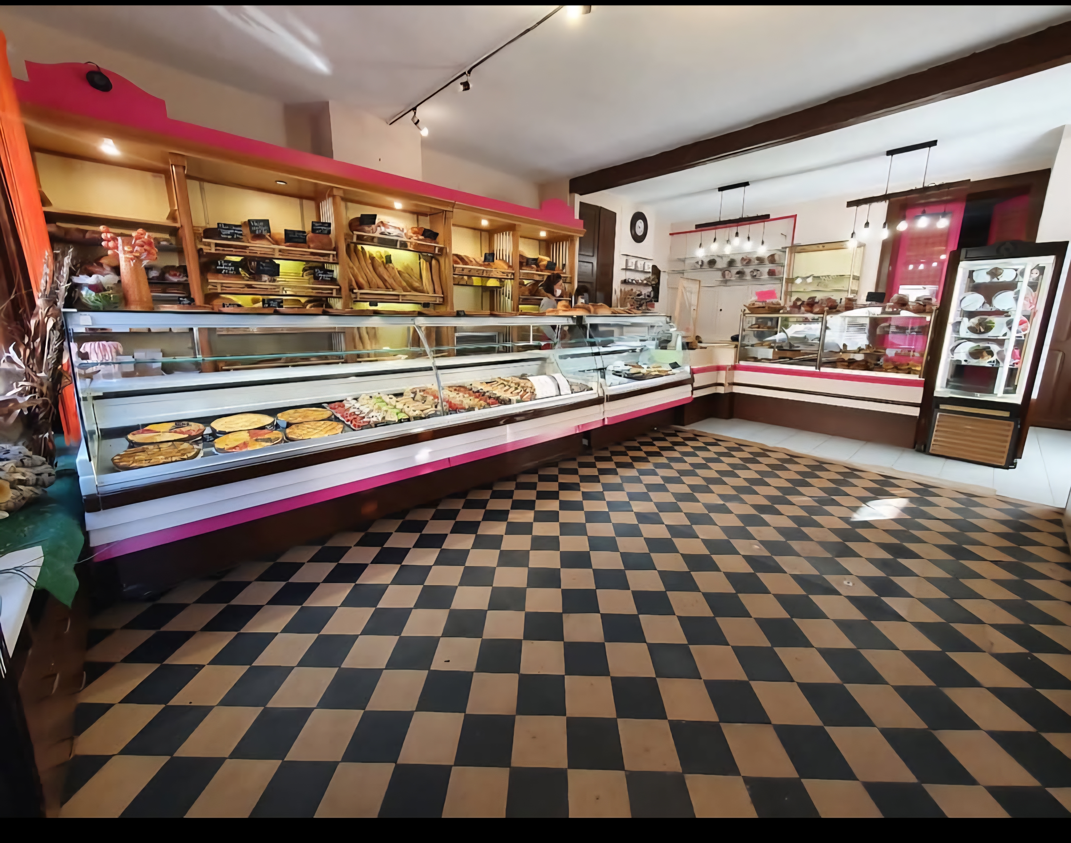 Vends  cause  divorce  
Fonds de commerce boulangerie patisserie chocolat traiteur 
Centre  bourg 
Laboratoire boulangerie,  Laboratoire patisserie,  réserves,  stockage,  silos 
Matériel entretenu 
Magasin 50m2  
Possibilité de logement ou d achat des murs 
Pas de crédit bail