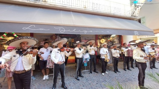 A vendre pour cause retraite , dans le cœur enchanteur de Barcelonnette , un magasin (90m2) emblématique de prêt-à-porter et lingerie (femme, homme), ancré dans une tradition mexicaine , au cœur d'une ville touristique pleine d'histoire.
Ce commerce, n'attend que vous pour écrire son prochain chapitre .
C.A  : HT 378500 
EBE : 108100
bail commercial 3/6/9  LOYER ATTRACTIF l