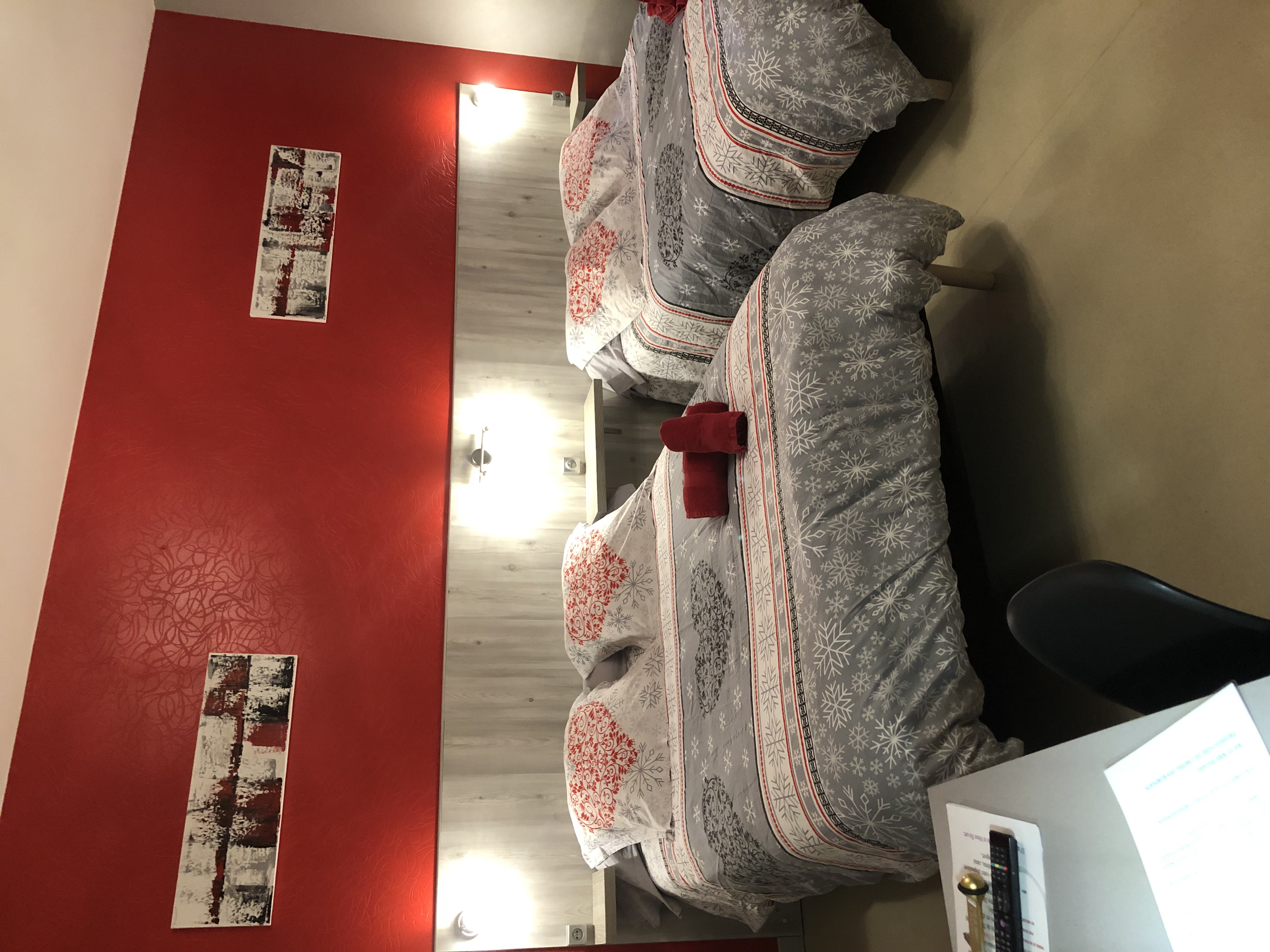 VEND CAUSE RETRAITE Fond de commerce hotel 2 Etoiles , idéale pour un couple .
Bon chiffres d'affaire 9 chambres de 1 a 6 personnes.
Rénové en 2021 ( peinture, sommiers, matelas, chaudière ,housses de couettes, couettes, etc. )
emplacement idéal a proximités du centre ville .
classification 2 Etoiles renouvelé valable jusqu' en 2027
contrôle de la ville et de sécurité valable pour 5 ans favorable jusqu'en 2027
Un grand appartement juste au dessus de l'hotel pratique aucun frais supplémentaires ( salon, cuisine ,deux toilettes et deux salles de bain 175 M2. 4 chambres . buanderie pièce pour le stock plus grenier pour débarras ,hall bureau) photos sur demande pour l'appartement. parking au pied de l'hotel surveiller par la vidéo de la ville. Plus de photo sur booking, tripaDvisor, youtubes video
LOYER DES MURS 815 EUROS charge comprises
hotel des remparts Villeneuve sur lot