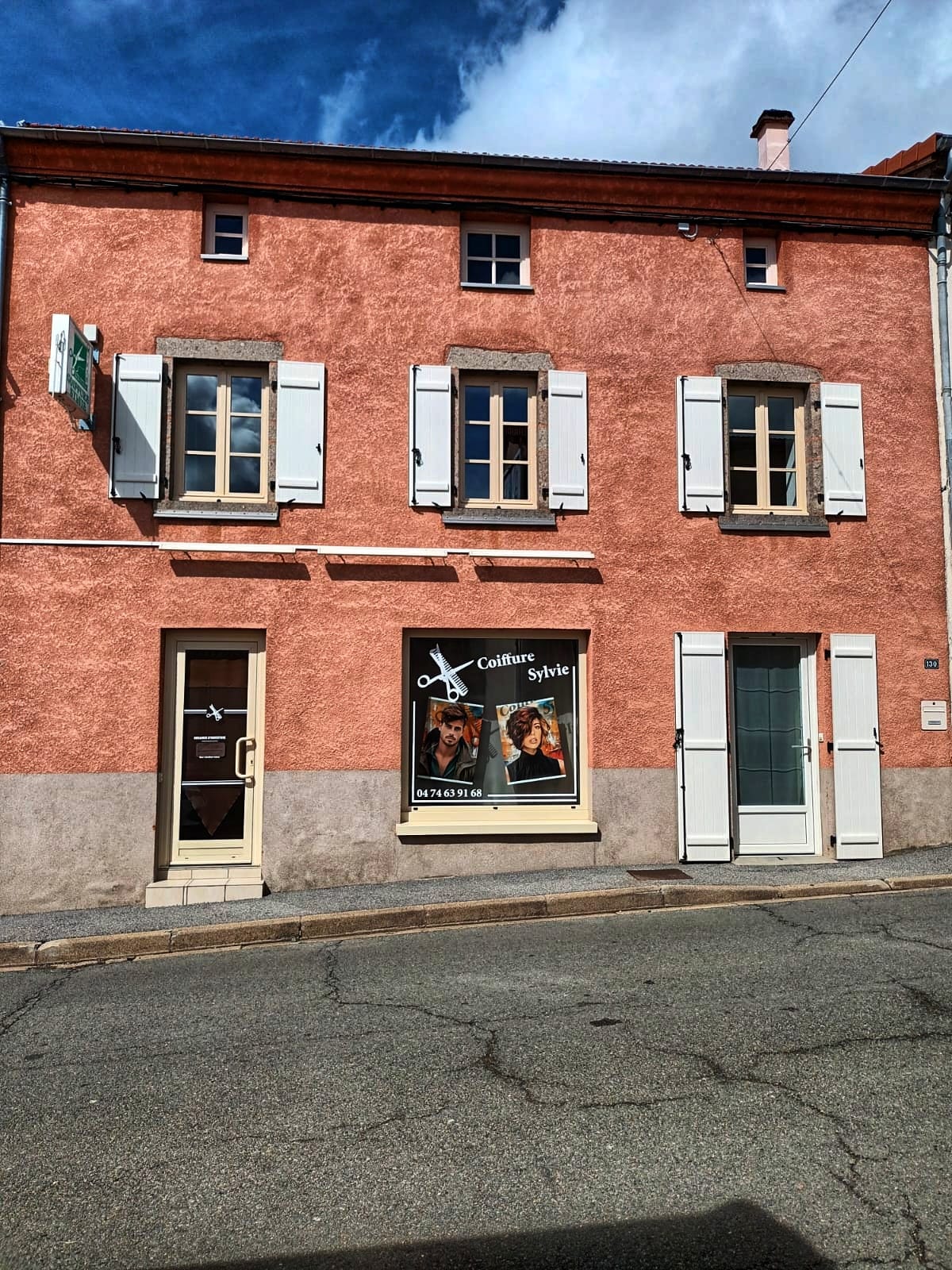 CAUSE DEPART EN RETRAITE - SALON DE COIFFURE A VENDRE