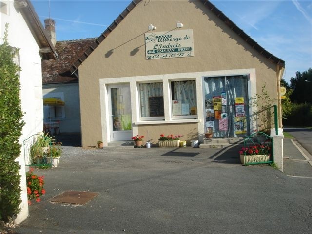 A REPRENDRE EN LOCATION
COMMERCE MULTISERVICES BAR RESATAURANT EPICERIE
à PREAUX dans l'Indre, entre Ecueillé et Châtillon-sur Indre, à 30 mn de Valençay et 40 mn du zoo de Beauval
Licence IV
salle de restaurant d'une superficie 30 m²
Bar 15 m²
épicerie 20m²
logement avec 2 chambres avec dépendances importantes, jardin et cour fermée
parking avec borne de recharge électrique