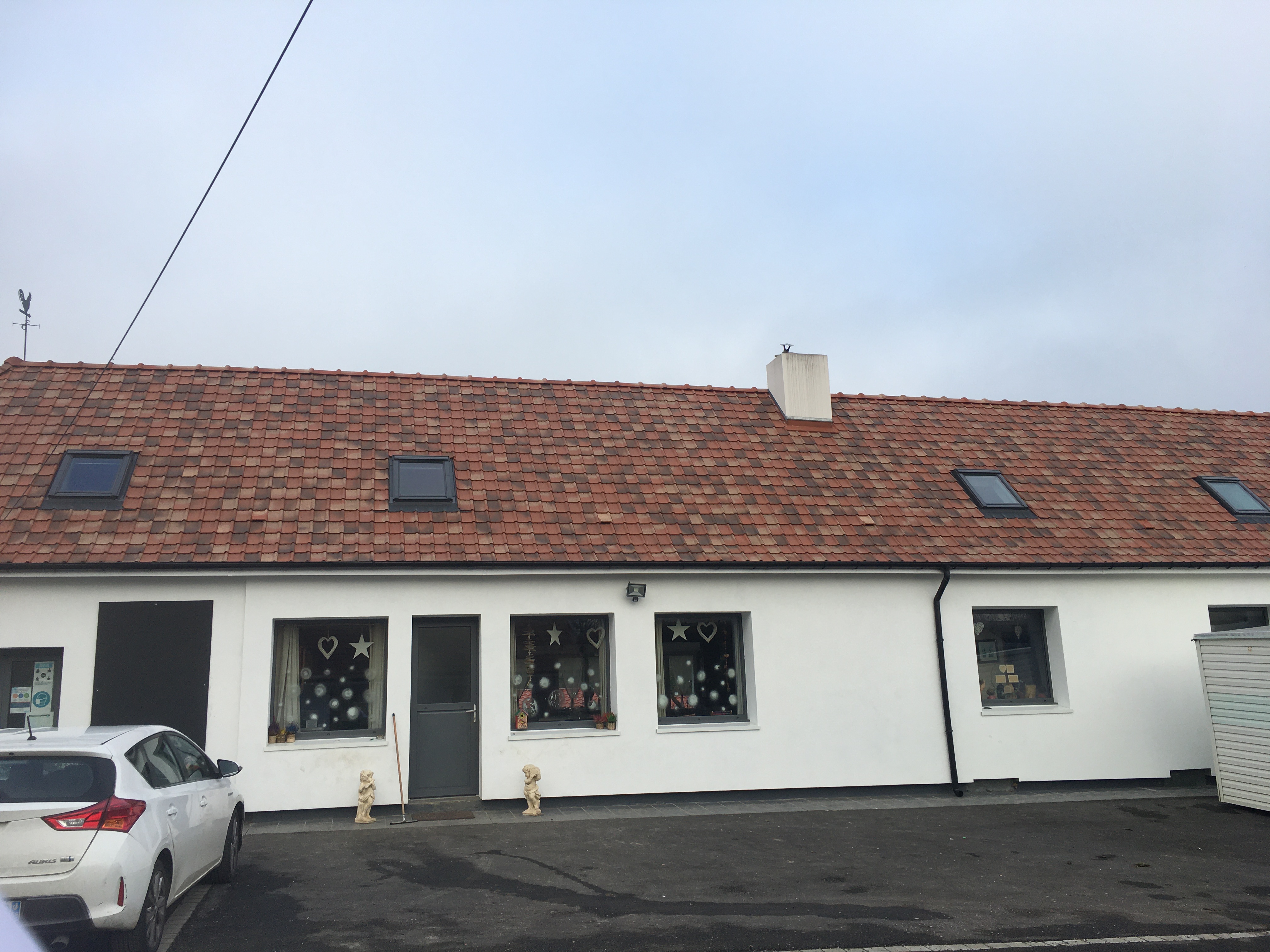 Camping 80 emplacements en majorité 
Résidentiels 
Pas de travaux à prévoir 
Dernier chiffre d’affaires 600 000
Dont une partie en vente de mobil home 
Disposant sur 3 hectares 
Beau logement de fonction 
Plusieurs locatifs longue durée 
Licence 4,un espace snack/bar, situé à 40 minutes des plages 
Murs et fonds