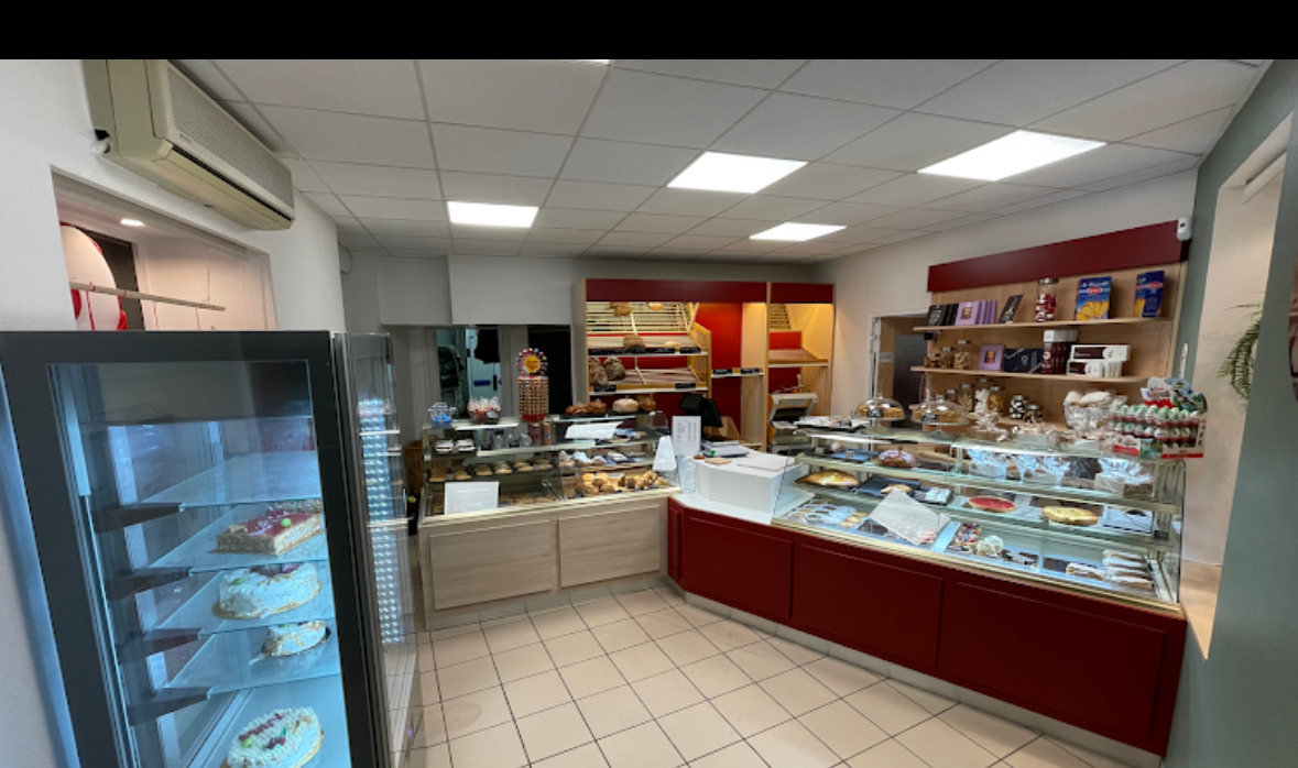 Boulangerie pâtisserie dans un bourg de village situé à 15 minute de st Étienne !
Boutique très chouette placée en angle de rue , récente et coquette ,clientèle sympathique ! Matériel récent en bon état !
Idéal pour un couple ou un jeune pour une première affaire !
Fermée le dimanche 

Cause séparation 

N’hésitez pas à contacter Thierry pour plus de renseignements