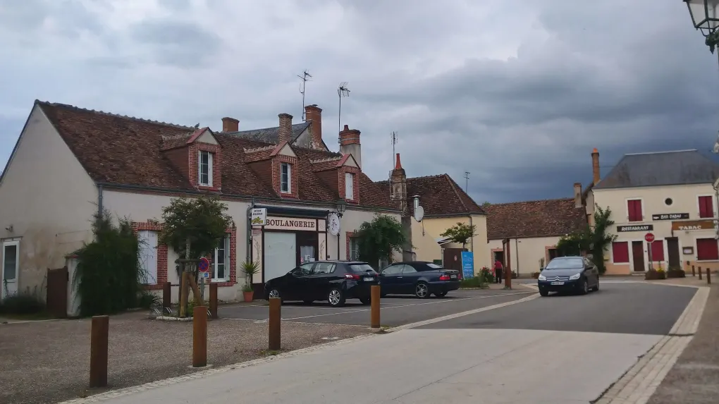La commune de Gy-en-Sologne recherche un boulanger / une boulangère 🥖❤️

Située au cœur de la Sologne, la commune de Gy-en-Sologne (41230), charmant village de moins de 500 habitants, recherche un professionnel pour relancer son activité boulangère.

Le village dispose d’une école primaire, d’un restaurant, de plusieurs associations dynamiques et d’une population attachée à la vie locale.

Un local commercial avec logement attenant, propriété de la mairie, est disponible Place de l’Église, au centre du village. Le matériel nécessaire est également mis à disposition.

Profil recherché :
Professionnel motivé, sérieux et passionné par le métier, souhaitant s’impliquer dans la vie du village.

Envoyez votre candidature à :
Mairie de Gy-en-Sologne
3 rue de la Croix Saint-André
41230 Gy-en-Sologne ✉️