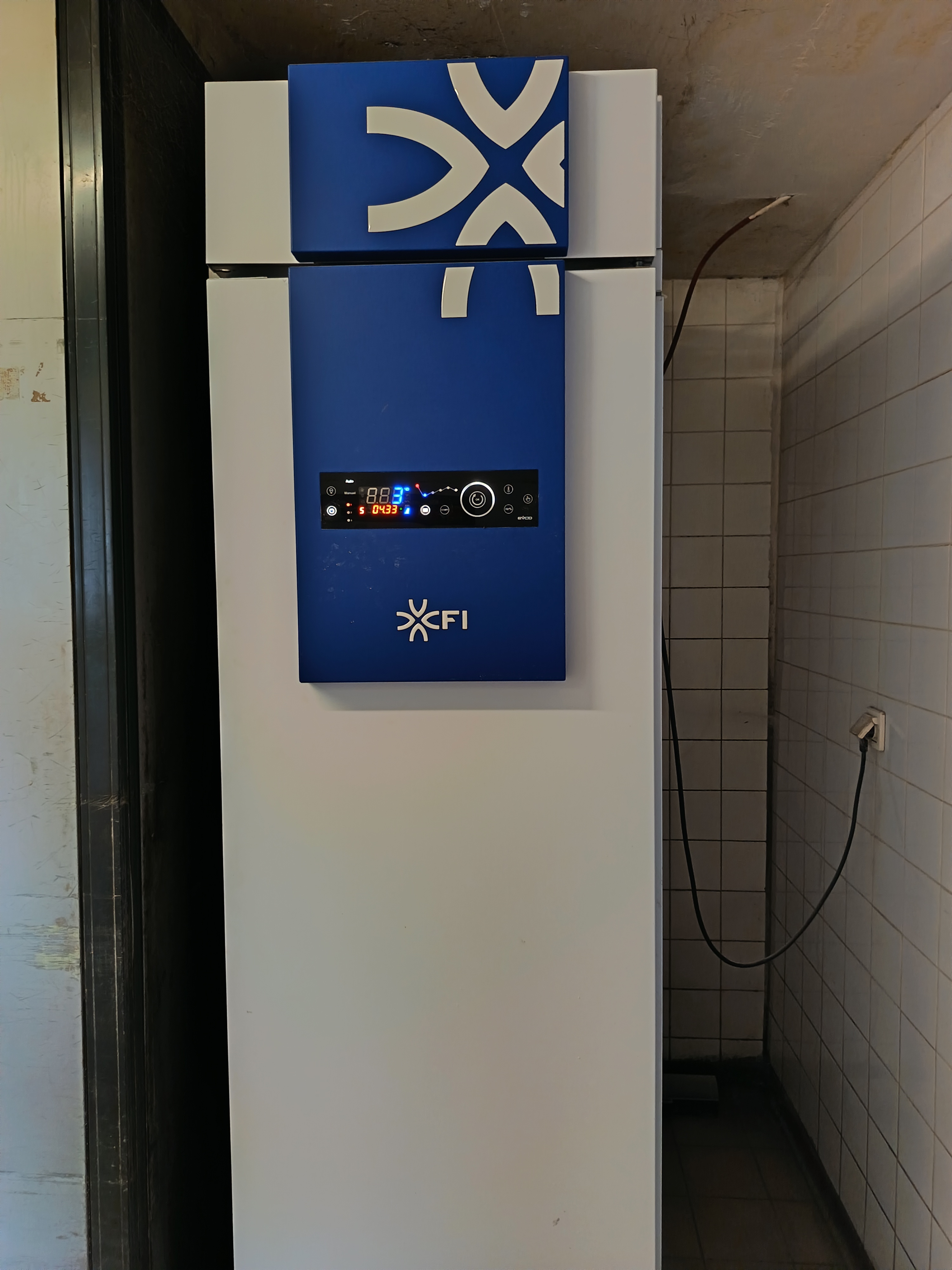 🥖 À vendre : Boulangerie-Pâtisserie avec grand logement

Située au cœur d’une petite cité de caractère dynamique, en plein centre ville avec place parking juste devant , cette belle boulangerie-pâtisserie est idéale pour un jeune couple souhaitant s’installer et développer une activité pérenne proche de la mer.

Atouts principaux :

👩‍🍳 Grand laboratoire parfaitement équipé, avec matériel récent :

Four de moins de 5 ans

Chambre à baguette et façonneuse récentes (moins de 5 ans)


🏠 Grand logement de fonction comprenant 5 chambres

🌳 Grand jardin à l’arrière

🍰 Côté boutique : grande surface de vente avec possibilité d’aménagement en salon de thé ou autre activité complémentaire

🏫 Environnement agréable : collège et écoles à proximité

💰 Chiffre d’affaires : supérieur à 200 000 €

📅 Fermeture hebdomadaire : le mercredi et le dimanche après-midi

🌴 5 semaines de congés annuels


Prix de vente : 138 000 €

Une belle affaire à saisir, idéale pour une installation familiale dans un cadre de vie agréable, au sein d’un village accueillant.

Pour de plus amples renseignements, contacter moi