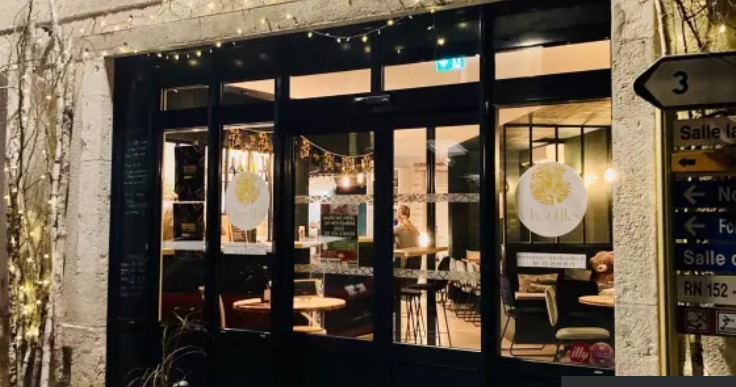 CAFÉ / RESTAURANT AVEC LICENCE IV