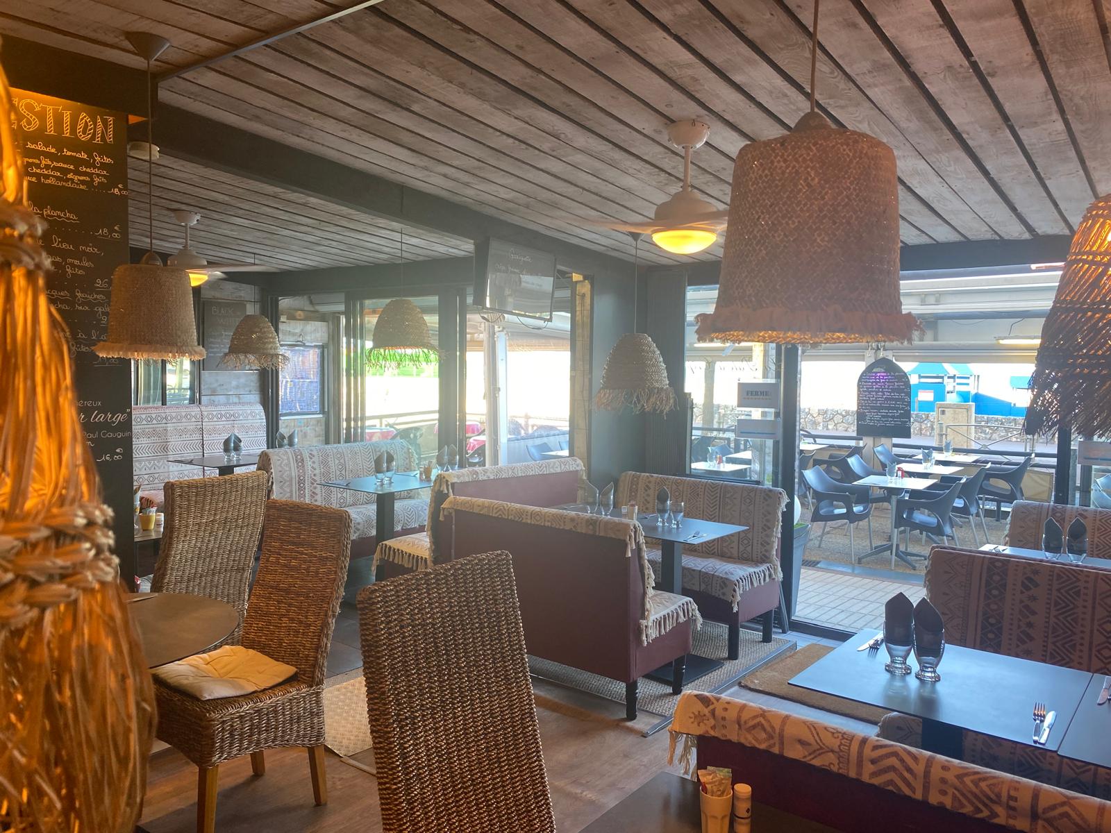 Vends crêperie petite restauration face à la mer dans une station balnéaire réputée des Pyrénées orientales, cause retraite.
Curieux s'abstenir
Nous cherchons des acheteurs sérieux près à s'engager.
Renseignements au premier contact.