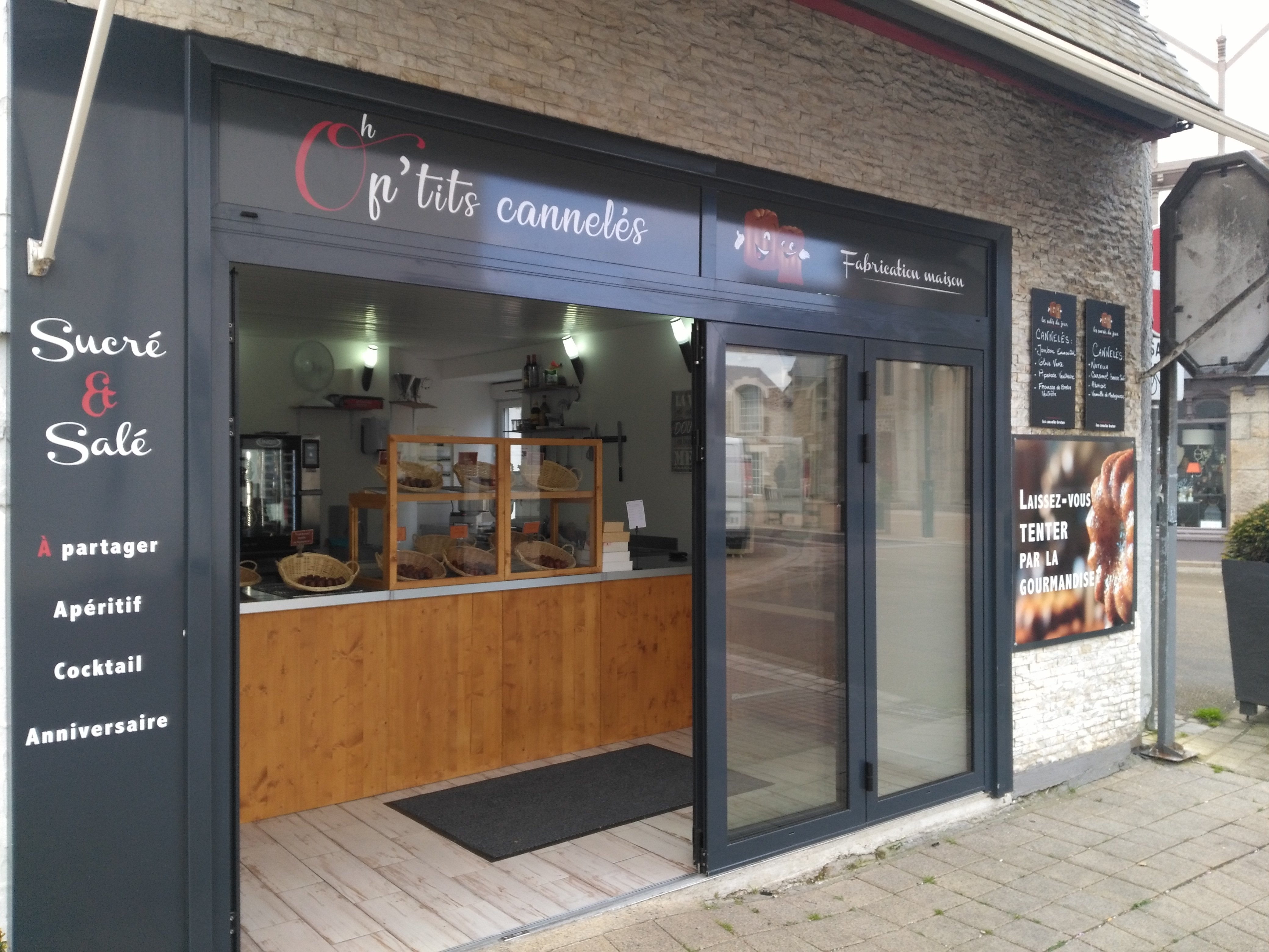 OPPORTUNITE- LE POULIGUEN-
EMPLACEMENT N°1 AU POULIGUEN
DROIT AU BAIL 60m2
9 ANS D'ACTIVITE

Après 9 années d'activité je propose à la vente mon Droit au Bail commercial,
situé en plein coeur du Pouliguen, dans un emplacement particulièrement recherché et bénéficiant d'une excellente visibilité.

Surface commerciale 30 m2
Laboratoire ou stockage 30 m2
Cave + surface exterieur de 10 m2
Loyer actuel : 1200€
Prix du Droit au Bail 50.000€

Idéal pour un commerçant, artisant ou professionnel souhaitant s'installer dans un emplacement de qualité au Pouliguen.

Dossier et renseignement complémentaire sur demande