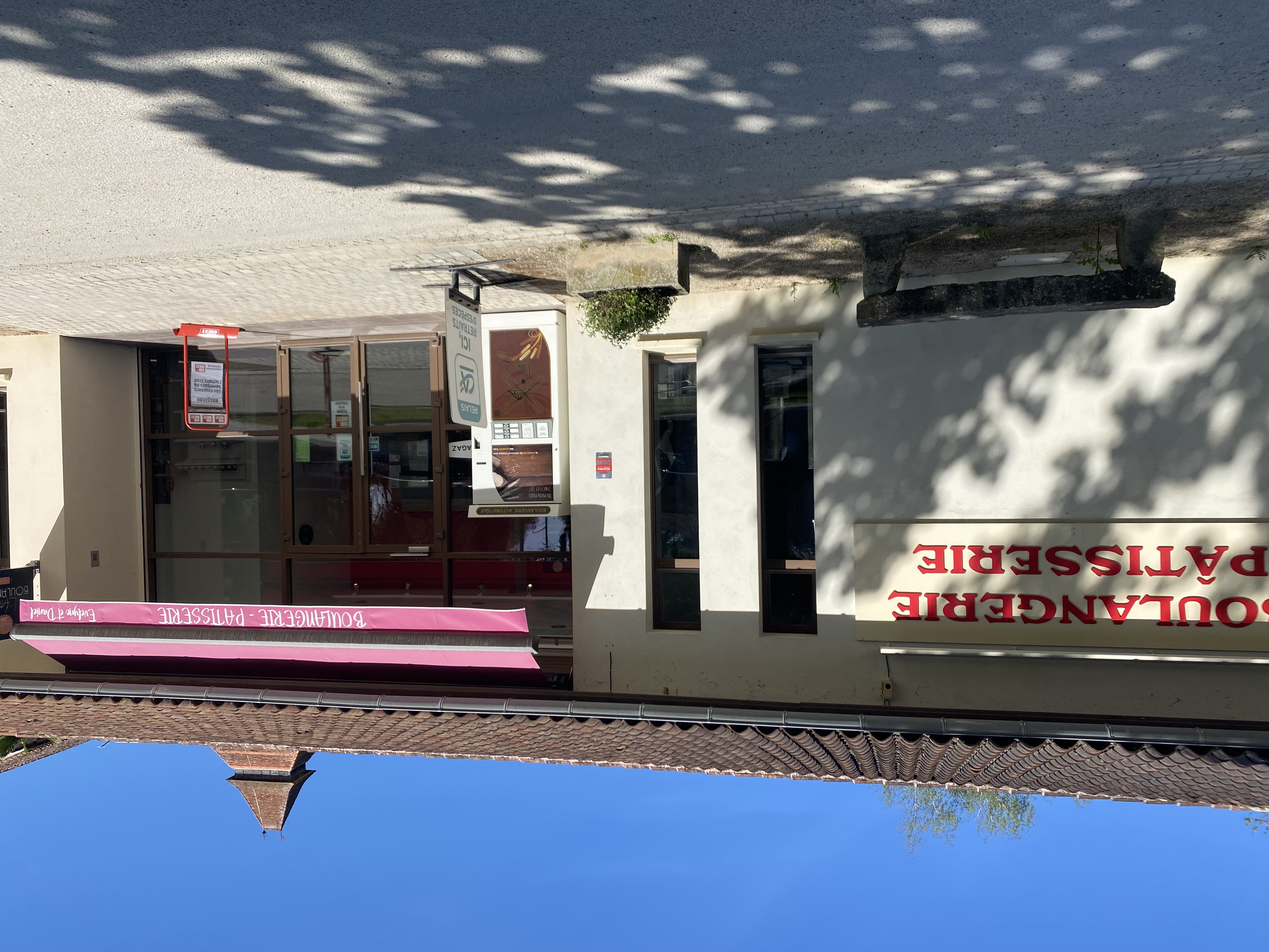 A vendre boulangerie, pâtisserie, petite épicerie dans joli village des Landes.
site très touristique, nombreuses manifestation.
Proche Mont de Marsan, Barbotan les Thermes
Cause retraite