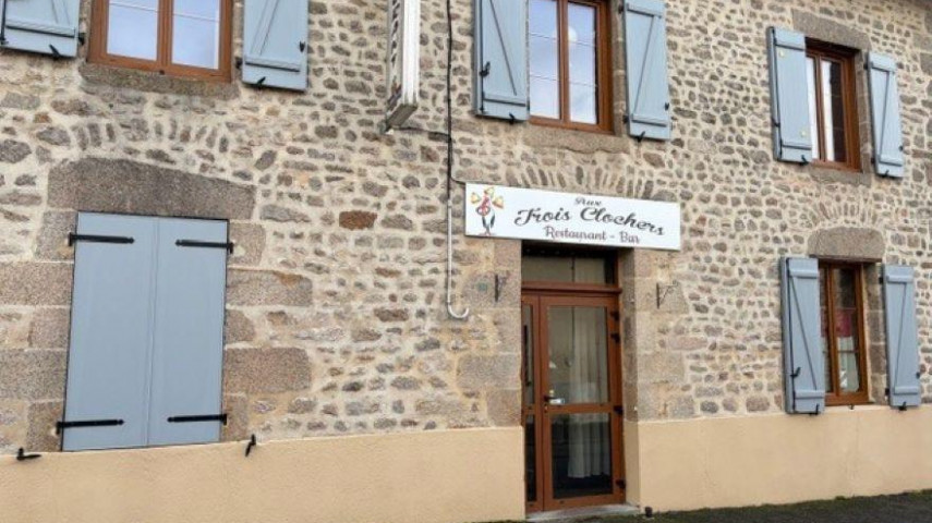 La Commune de Saint-Léger-la-Montagne recherche un(e) locataire-gérant(e) ou un couple de locataires gérants pour l’exploitation du BAR-RESTAURANT communal

La municipalité lance un appel à candidatures pour la reprise en location-gérance de son bar-restaurant communal, idéalement situé au cœur du village et disposant d’un fort potentiel d’activité.

Description de l’établissement :

Bar-restaurant entièrement équipé – licence IV en location sera comprise dans le loyer
Salle de restauration lumineuse et terrasse agréable avec une capacité de 30 personnes et 20 personnes en terrasse.
Cuisine professionnelle fonctionnelle avec tout le matériel professionnel
Clientèle locale fidèle et fréquentation touristique saisonnière
Missions attendues :

Assurer l’exploitation quotidienne du bar et du restaurant
Proposer une offre de restauration de qualité, adaptée à la clientèle locale
Participer à la dynamique et à l’animation du village
Veiller à la bonne gestion du matériel et des locaux mis à disposition
Profil recherché :

Professionnel(le) motivé(e), autonome et expérimenté(e) dans la restauration
Sens du service, dynamisme et capacité à animer un lieu de vie convivial
Compétences en gestion et respect des règles sanitaires et de sécurité
Modalités :

Une visite des lieux pourra être faite, après avoir déposé une demande auprès de la Mairie.
Les candidatures devront être déposées au plus tard le 31 janvier 2026 (CV, références professionnelles, lettre de motivation et projet d’exploitation), à envoyer par courrier au Mairie - 9 rue de la Fontaine - 87430 ST LEGER LA MONTAGNE, ou par mail à mairie@saintlegerlamontagne.fr et elles seront présentées devant le conseil municipal
La location-gérance sera conclue selon un contrat établi par la commune.
Le montant de la redevance, les conditions d’exploitation et la date de prise de fonction seront précisés lors de la sélection.