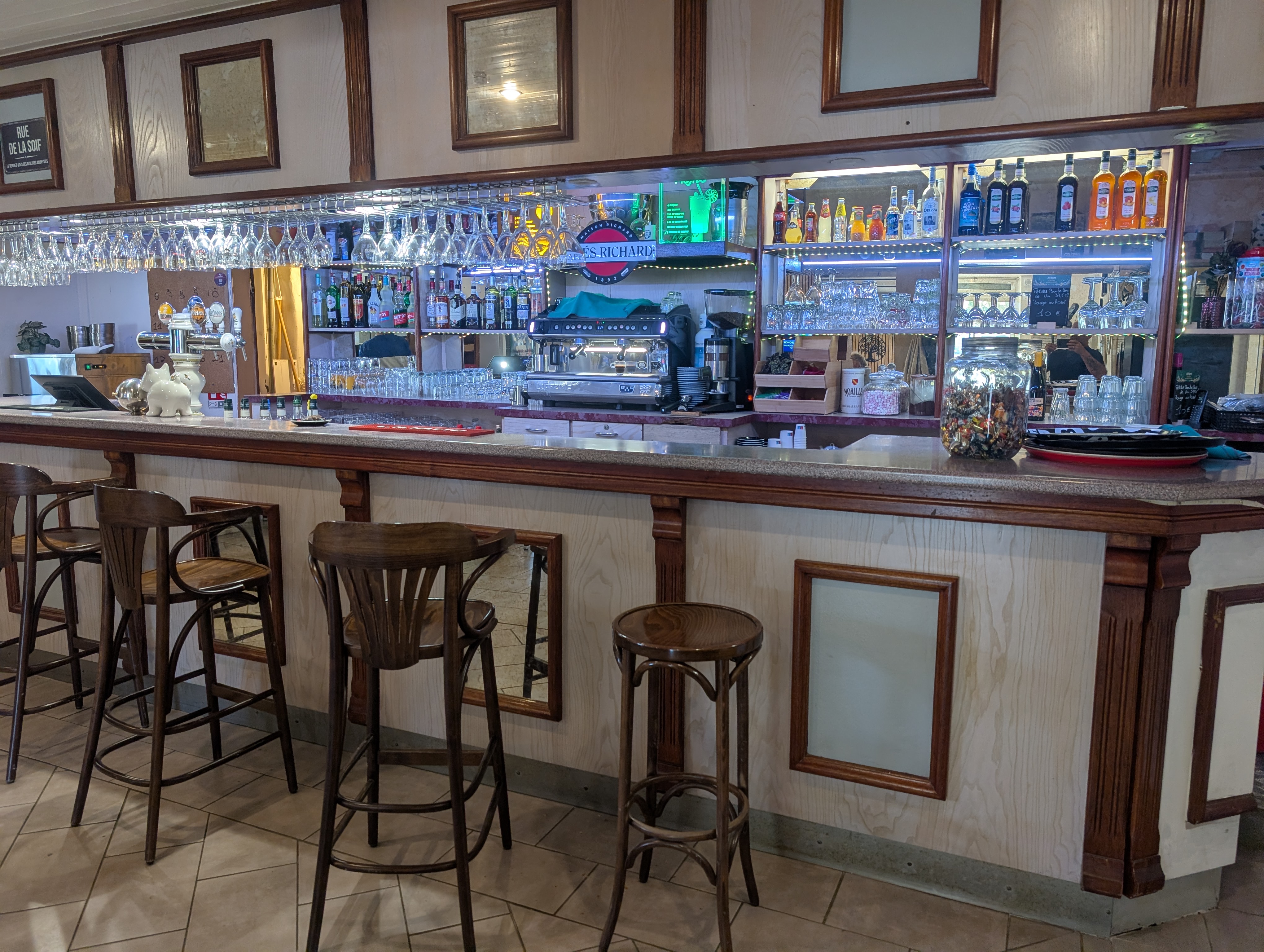 bar restaurant pizzeria