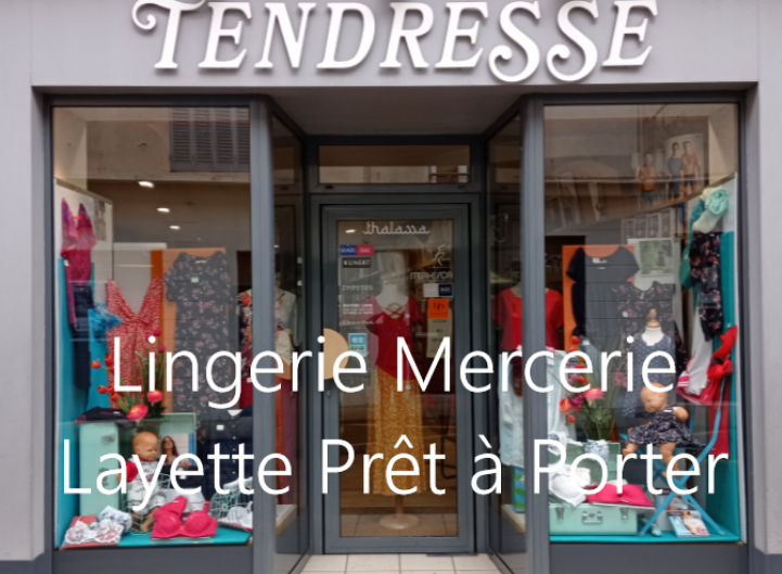 A céder, cause retraite, fond de commerce "Lingerie Mercerie Layette Prêt à Porter", situé au coeur de la ville de Gannat, dans la rue principale restaurée récemment. 
La Boutique (de 57m2/réserve 21m2) est accessible aux personnes à mobilité réduite. Loyer mensuel 385 euros. Pas de salarié. Stock et caisse informatisés ainsi que le fichier client.
Cadre de travail fonctionnel et agréable. Prix du fond 58000 euros + stock.
Merci de me contacter pour de plus amples renseignements au 0683981388.