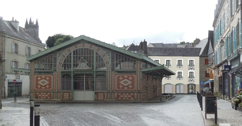 La Ville de Quimperlé vous offre une opportunité unique : la location ou l'achat de deux locaux commerciaux idéalement situés sur la place Hervo, en plein centre-ville !  

Le local situé au 4 place Hervo sera livré en état de : clos couvert, brut de béton, murs pierre enduits pour une surface totale d’environ 107.30m2. Le jardinet privatif de 41,30m2 environ est également compris en tant que surface annexe avec le local commercial.

Montants : 175 000€ Net vendeur ou 1400€ loyer mensuel HC et HT

 Ces locaux sont parfaits pour de nouveaux commerces, des enseignes indépendantes ou même des franchises. L’objectif ? Faire de cet endroit un lieu vivant, diversifié et dynamique, aussi bien pour les habitants que pour les visiteurs.   

 La Ville recherche des idées originales qui complètent l'offre commerciale locale (les services, professions libérales, médicales et para-médicales, travaux publics, commerces de gros, restauration et petite restauration sont exclus).

 Date limite pour candidater : 1er avril 
 Toutes les informations sur notre site : 
https://www.quimperle.bzh/actua.../appel-projet-place-hervo/