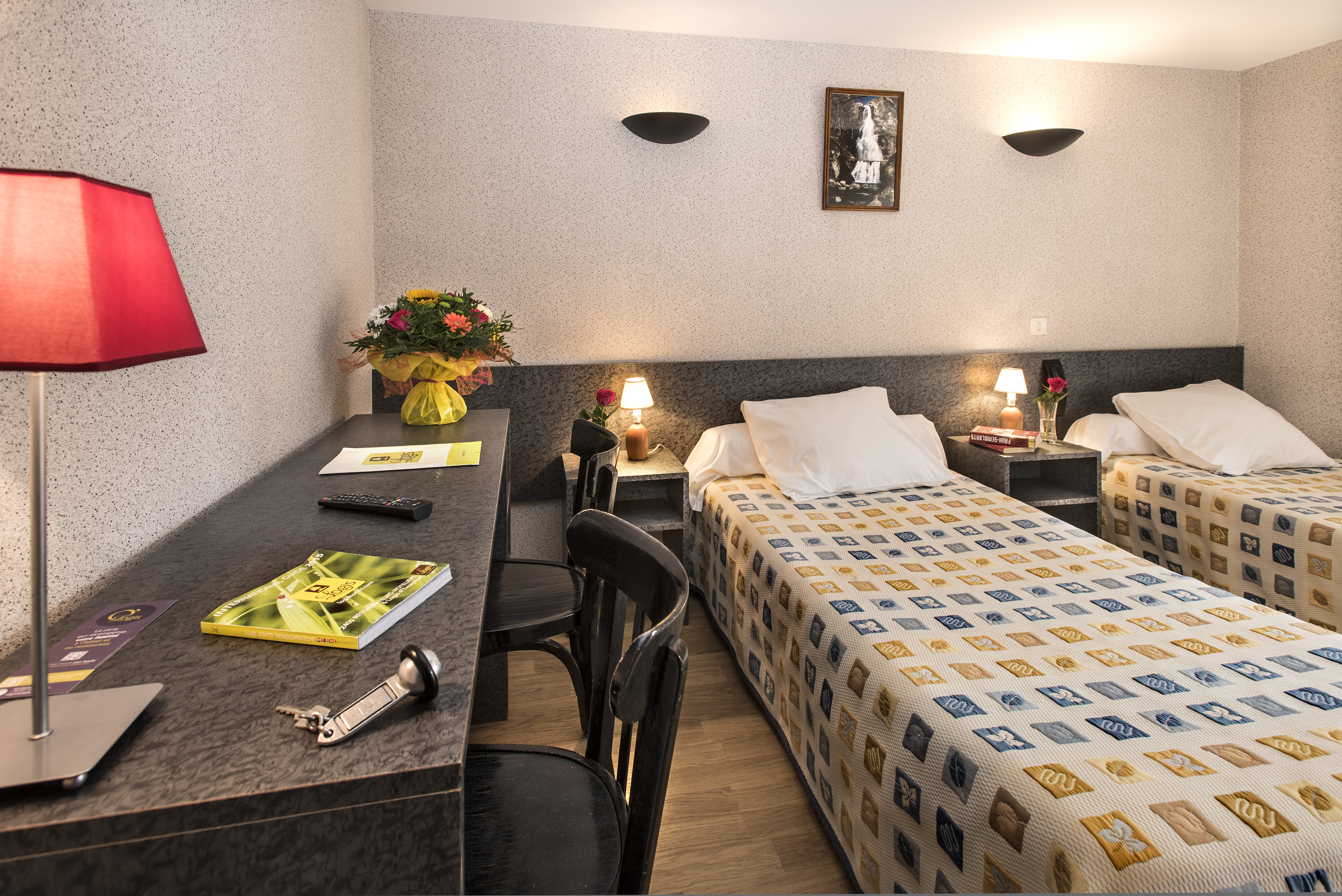 Vente MURS & FONDS HOTEL RESTAURANT

- à la porte du parc national des Cévennes,
- à la lisière de la Margeride
- aux sources du Lot
- Sur le sentier STEVENSON

CESSION MURS ET FONDS HOTEL RESTAURANT
+
DEPENDANCES ET LOGEMENT DE FONCTION + CHAMBRES POUR LE PERSONNEL

HOTEL ** :
20 chambres dont une PMR

RESTAURANT :
- 80 couverts en salle
- 45 couverts dans salle petits déjeuner
- 20 couverts en terrasse (terrasse mise à disposition par la commune)

LICENCE IV

LOGEMENT DE FONCTION Type F3 ou GITE

Parking, terrain, abri pour les ânes
+
dépendances aménaeables

bon chiffre d'affaires
répartition CA : 70% hotel / 30% restaurant

équipe restaurant en place (il faudra prévoir un chef de cuisine)

Congés du 20 décembre au 1er mars
fermeture hebdomadaire du restaurant : samedi midi, dimanche soir et lundi

affaire exploitée depuis 23 ans par les vendeurs.

Locaux et cuisine en bon état,
possibilité de développement